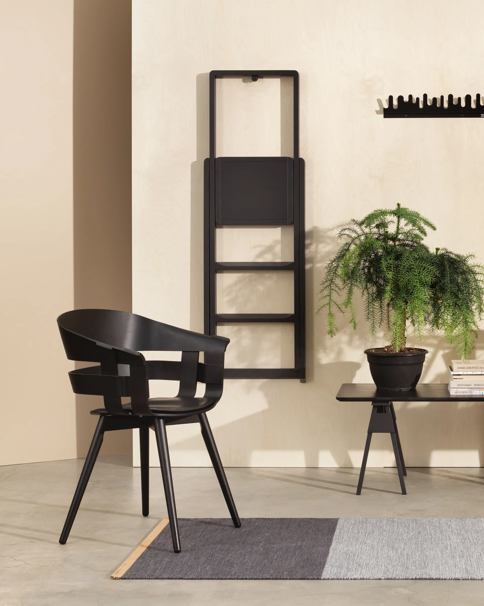 Step ladder, Zwart gelakt Design House Stockholm