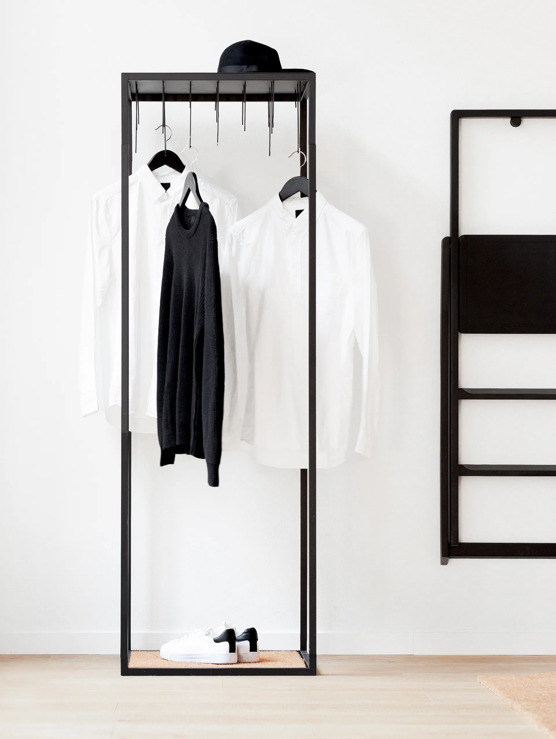 Step ladder, Zwart gelakt Design House Stockholm
