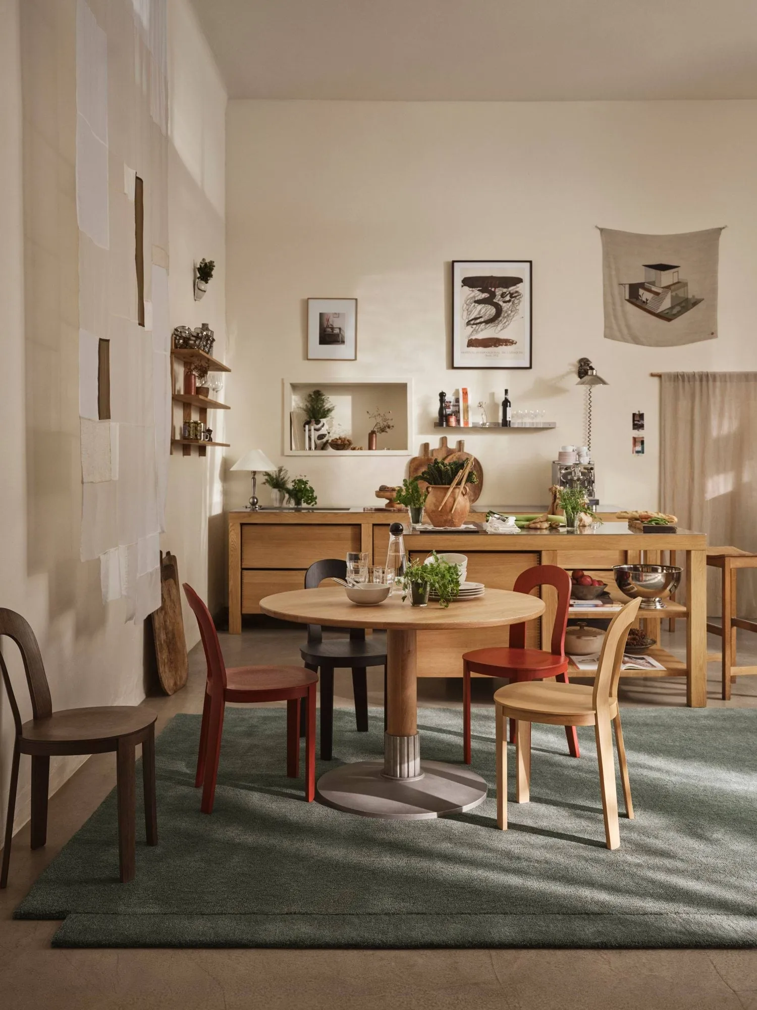 Tock Table eettafel, Donkere eik, Ø110x76 cm Design House Stockholm