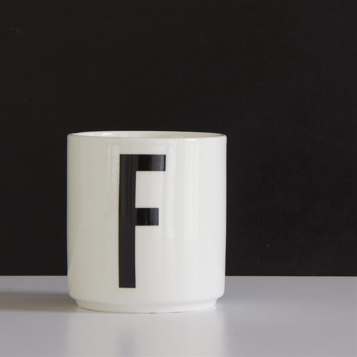 Design Letters beker, F Design Letters