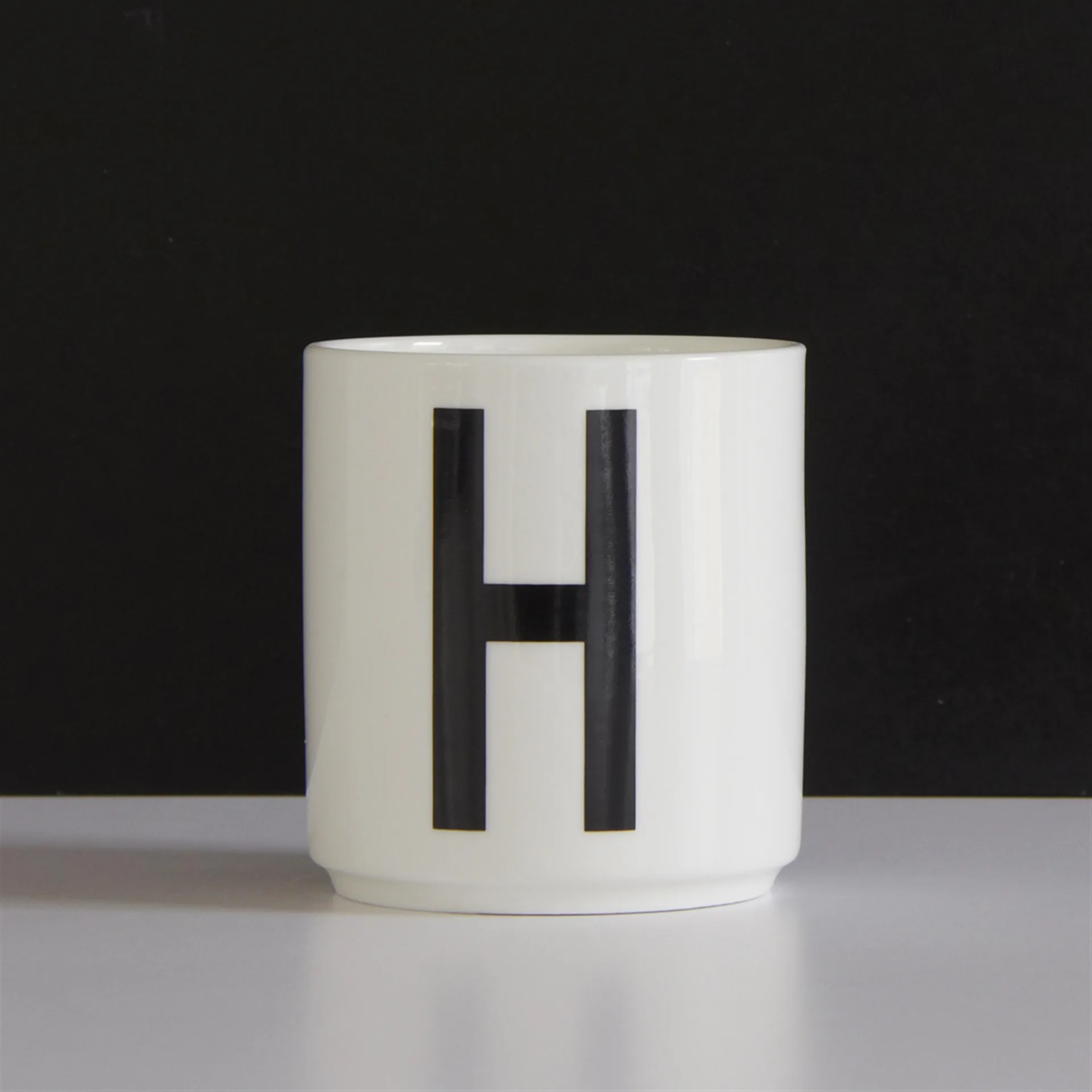 Design Letters beker, H Design Letters