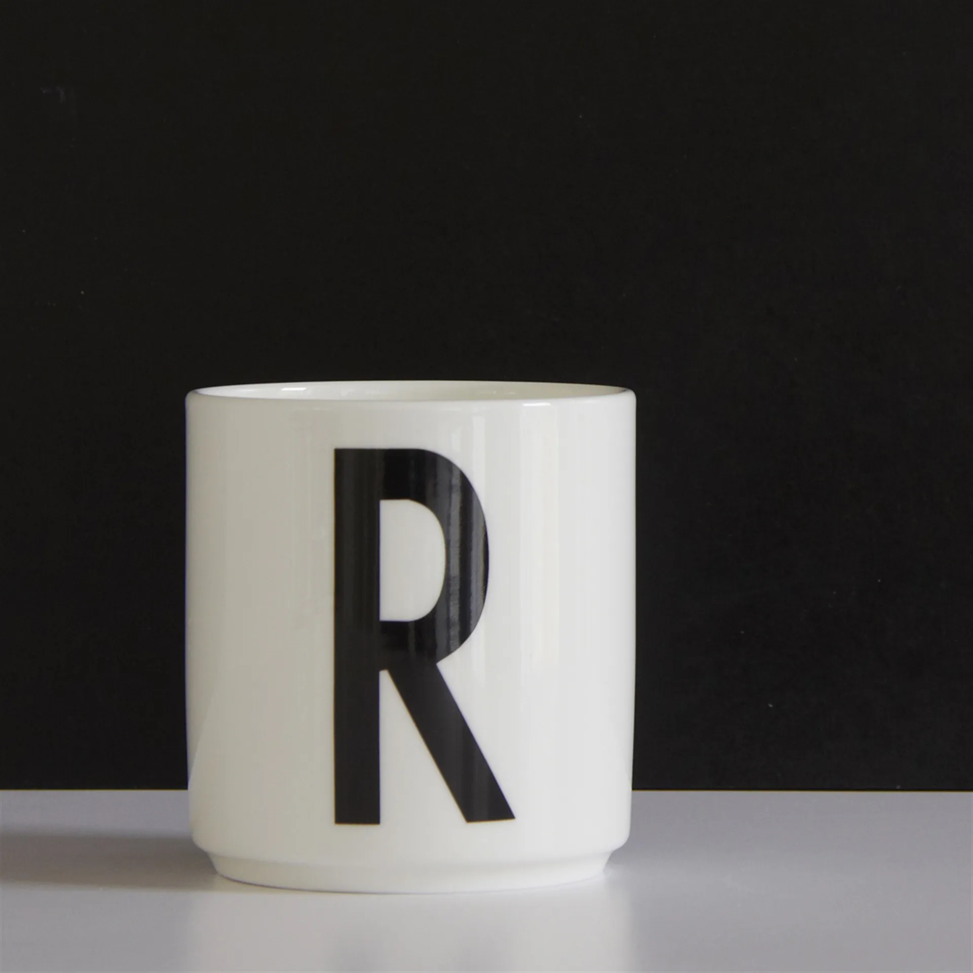 Design Letters beker, R Design Letters