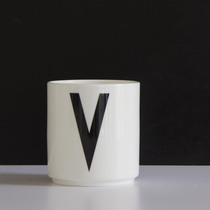 Design Letters beker, V Design Letters