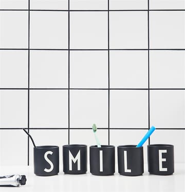 Design Letters beker zwart - E - Design Letters
