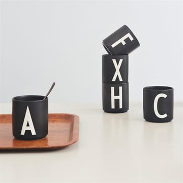 Design Letters beker zwart - E - Design Letters