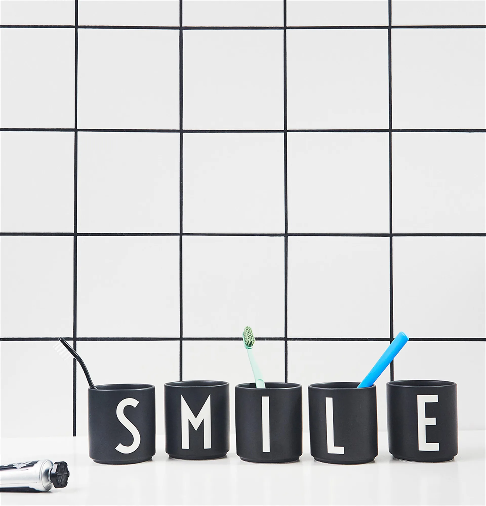 Design Letters beker zwart, Z Design Letters