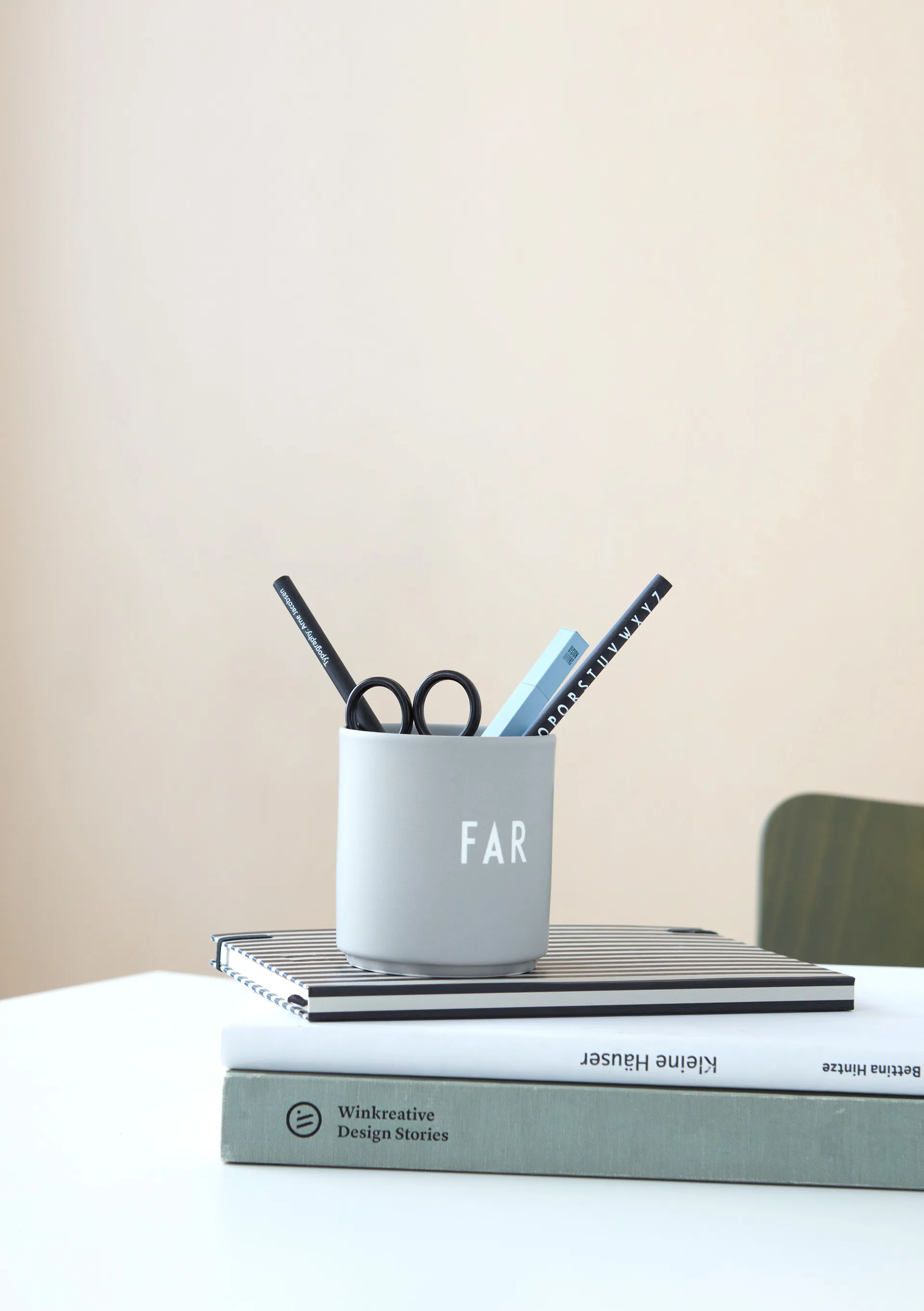 Design Letters favoriete mok 25 cl, Far-grey Design Letters