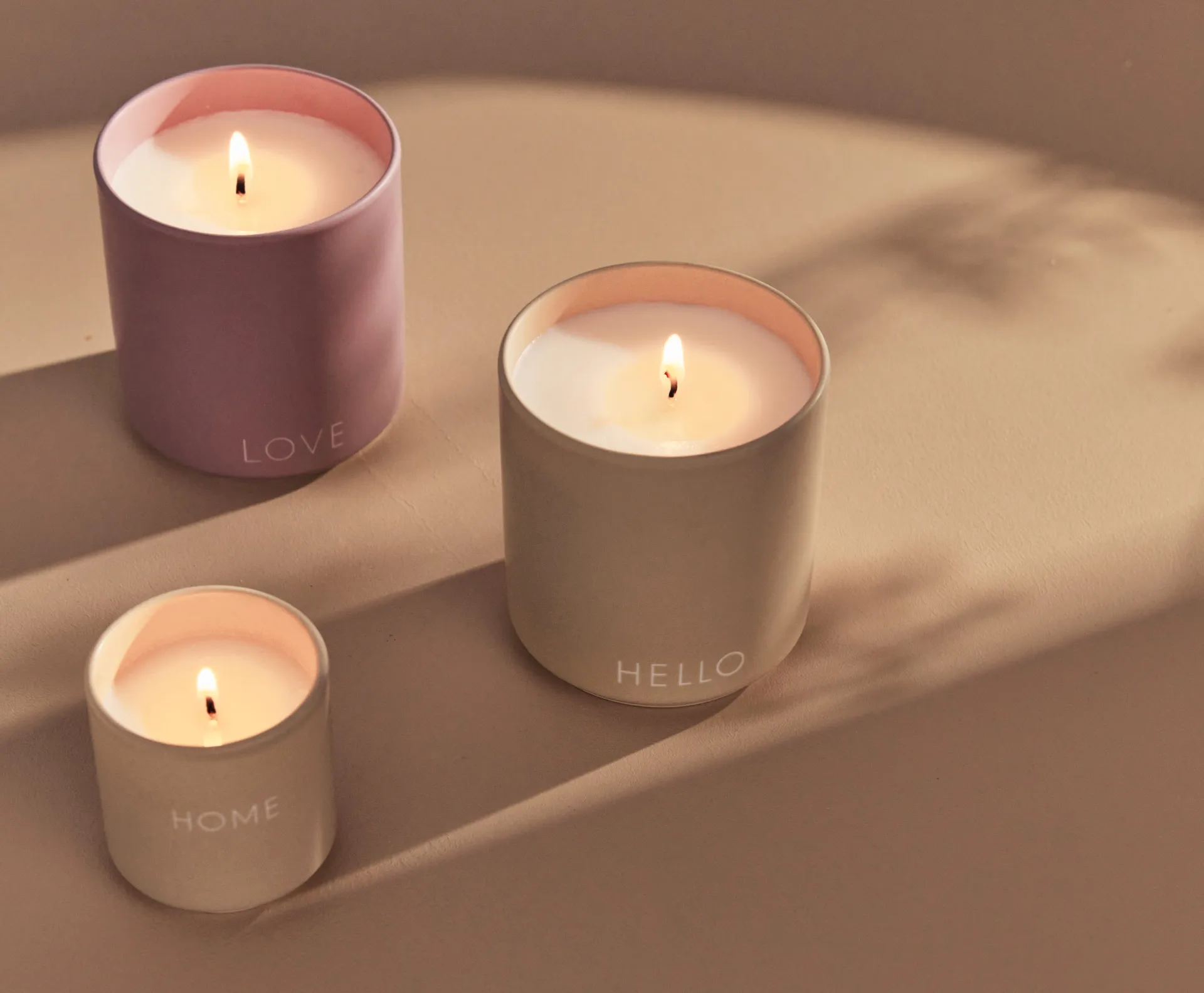 Design Letters geurkaars Ø8 cm, Love-lavender Design Letters