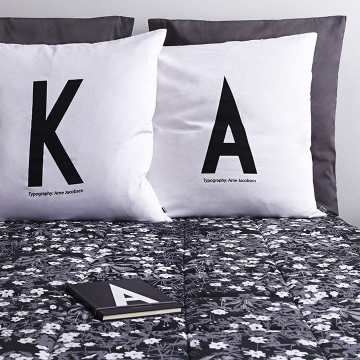 Design Letters kussenhoes 60 x 50 cm., K Design Letters