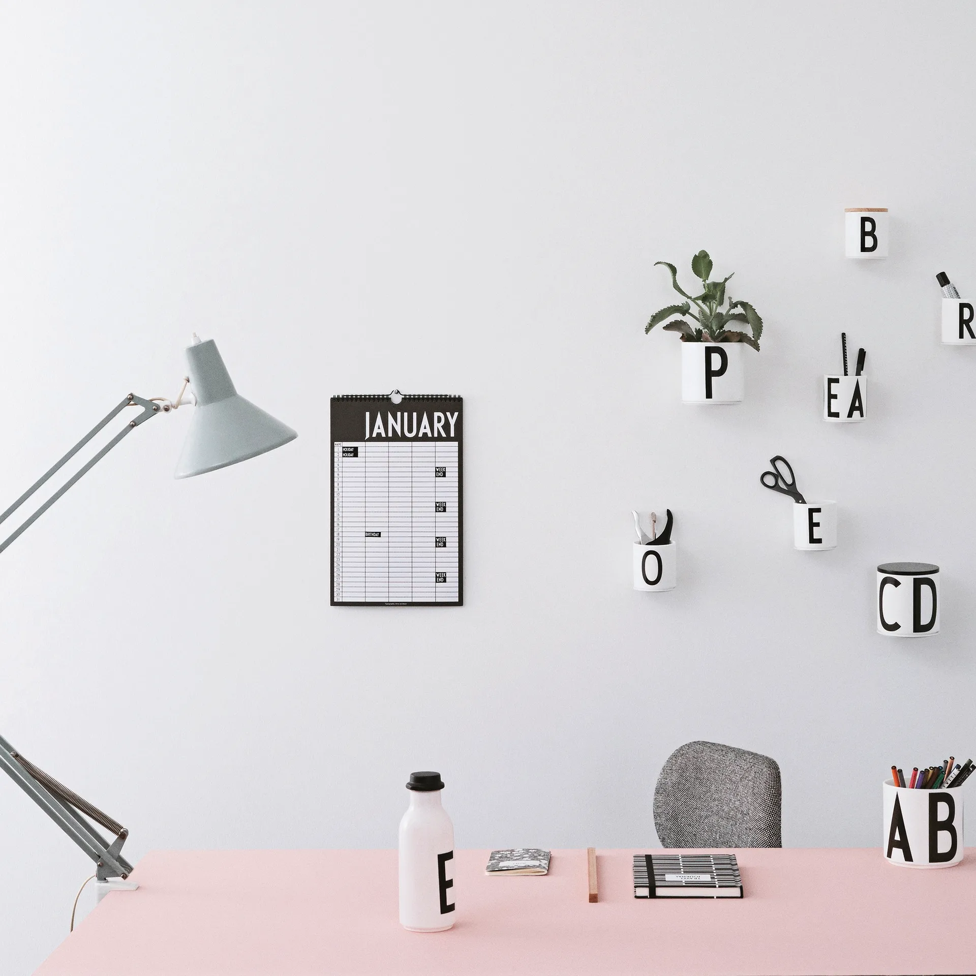 Design Letters maandkalender, Black Design Letters