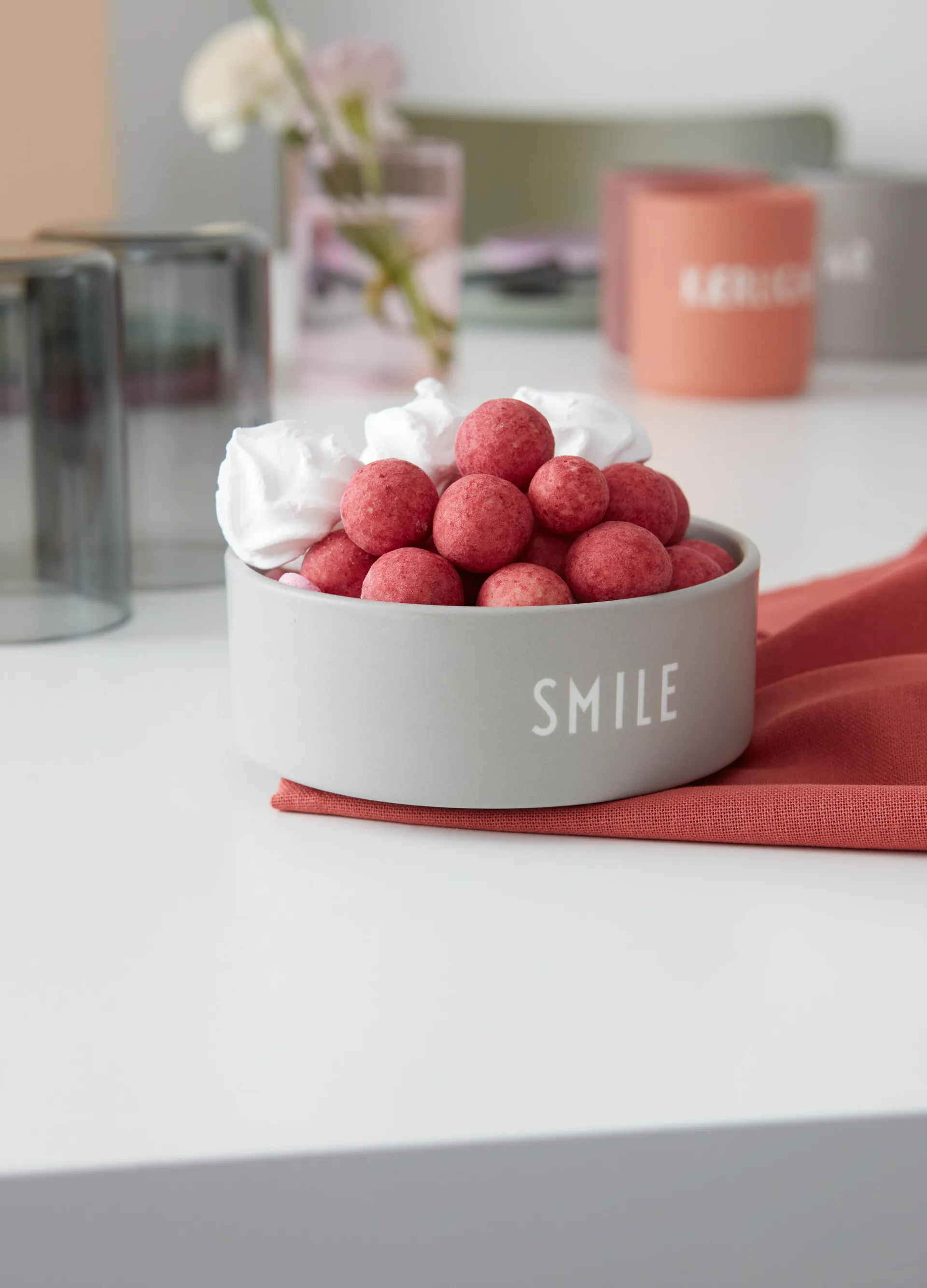 Design Letters snackschaal Ø12 cm, Smile-grey Design Letters