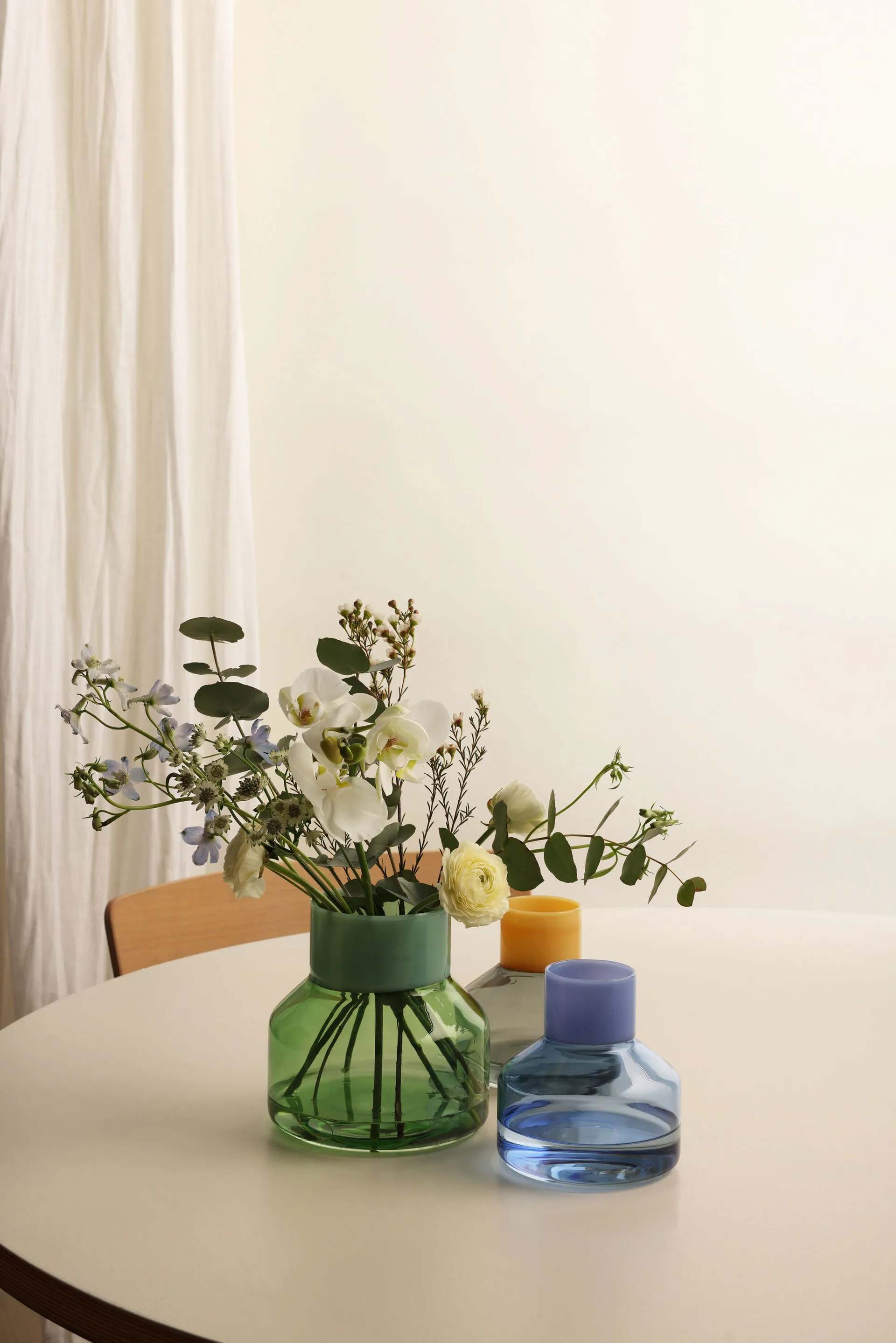 Generous vaas large Ø16,5 cm, Milky green-green Design Letters