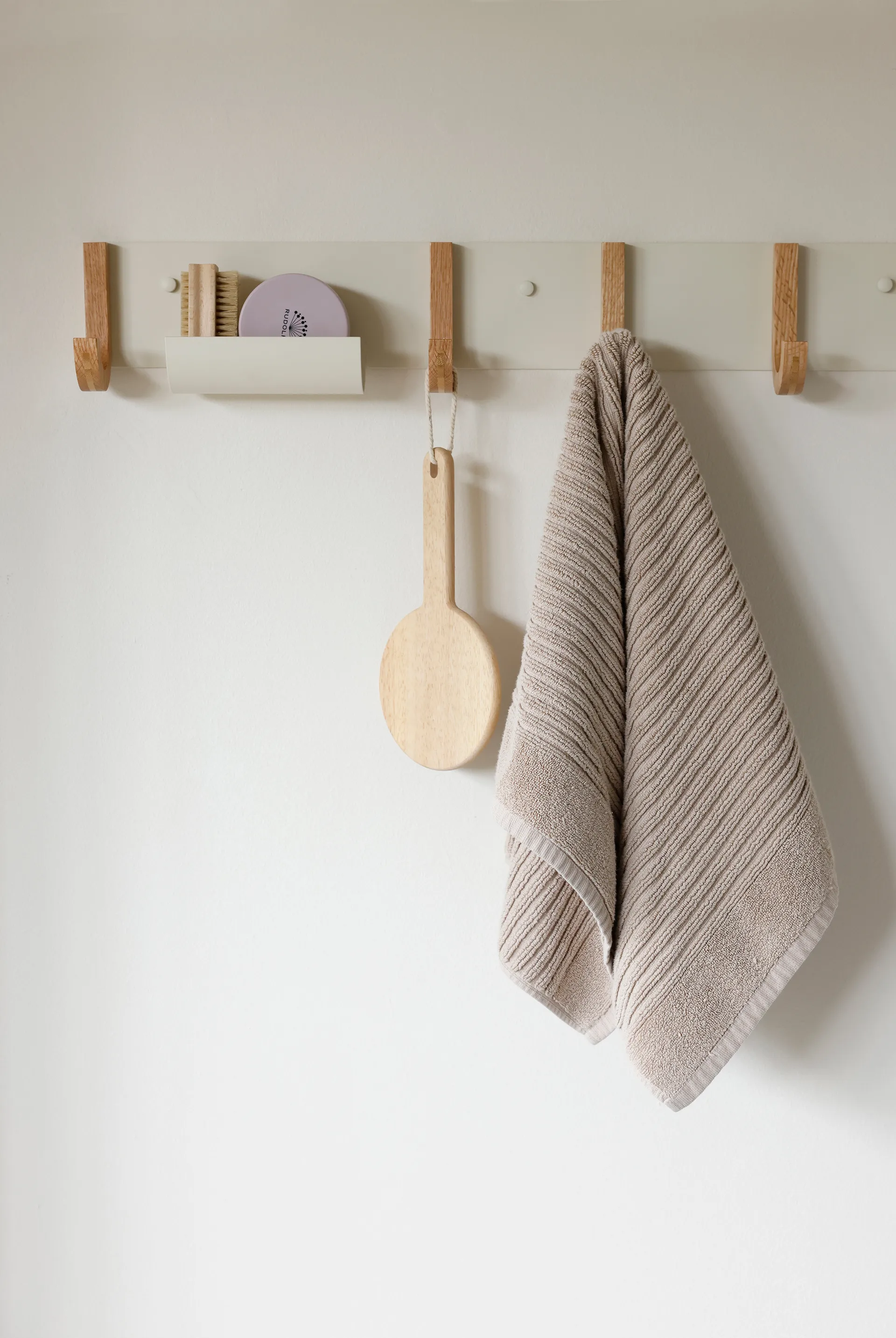 Jay kledinghanger 5 haken, Creamweiss-ek Design Letters