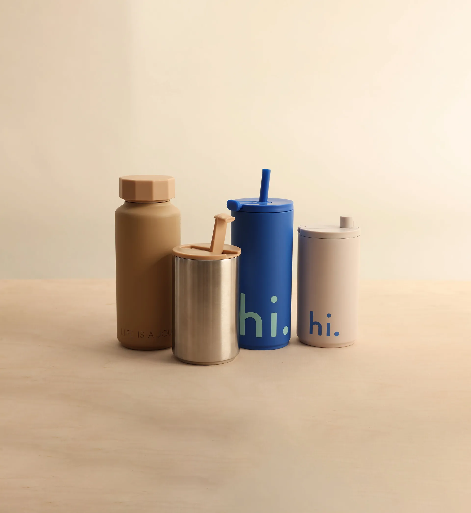 Travel Life thermosfles met rietje 50 cl, Hi-cobalt blue Design Letters