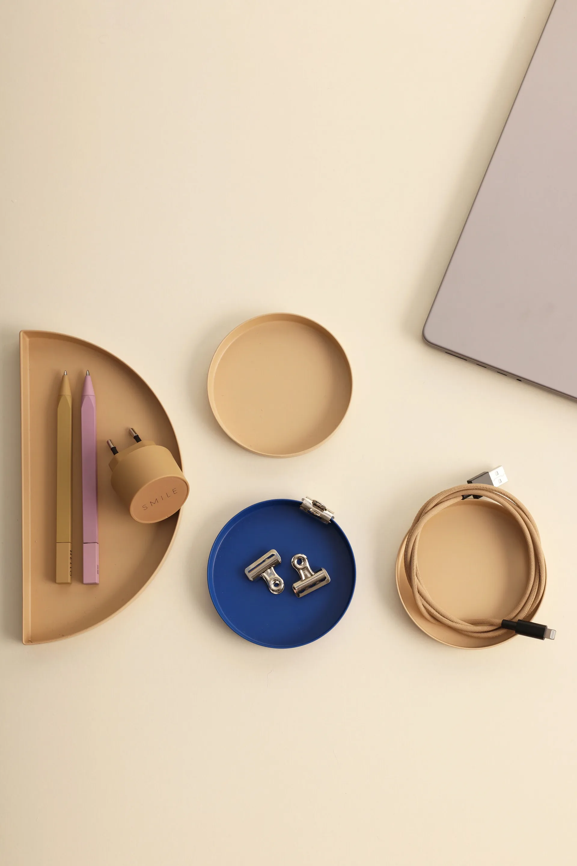 Treasure Trays schaaltje set van 4, Beige-cobalt blue Design Letters