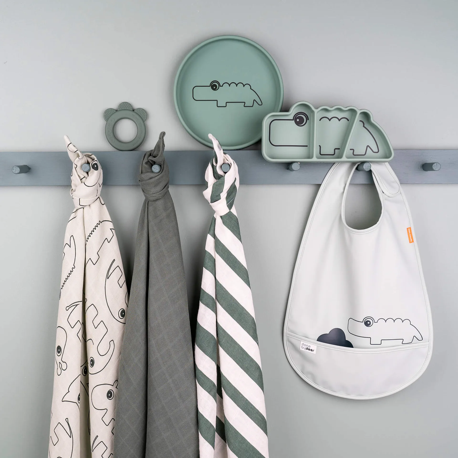 Croco Stick&Stay kinderbord 9x21 cm, Groen Done by deer