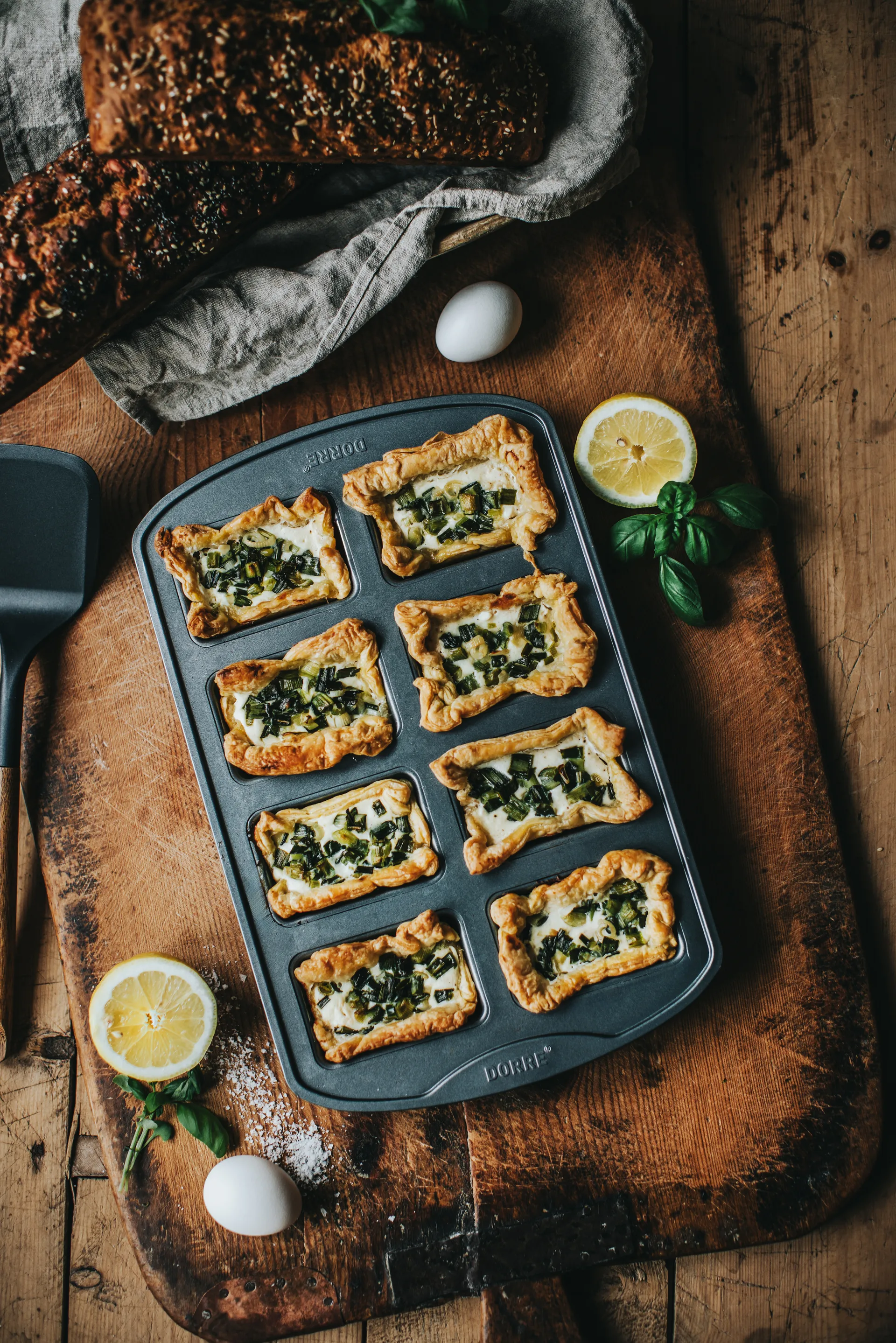 Karabo mini-broodvorm 8 vormen, 39,4x25,4x4 cm Dorre