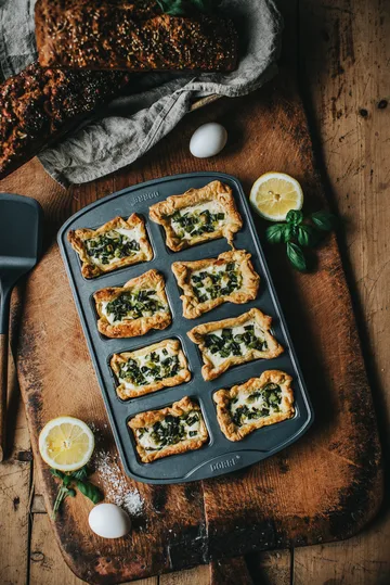 Karabo mini-broodvorm 8 vormen - 39,4x25,4x4 cm - Dorre