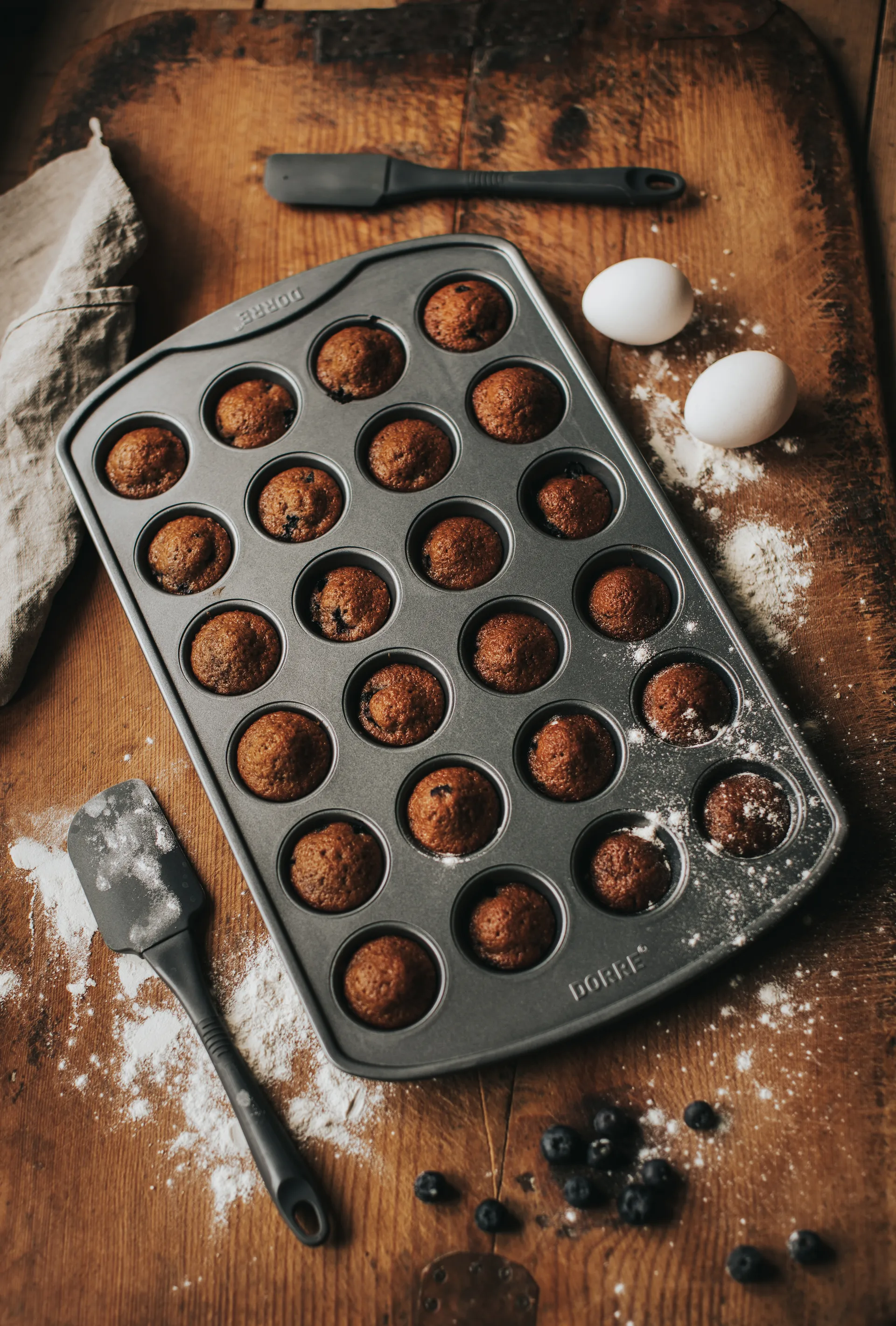 Karabo muffinbakvorm koolstofstaal 24 vormen, 42,5×26×2,8 cm Dorre