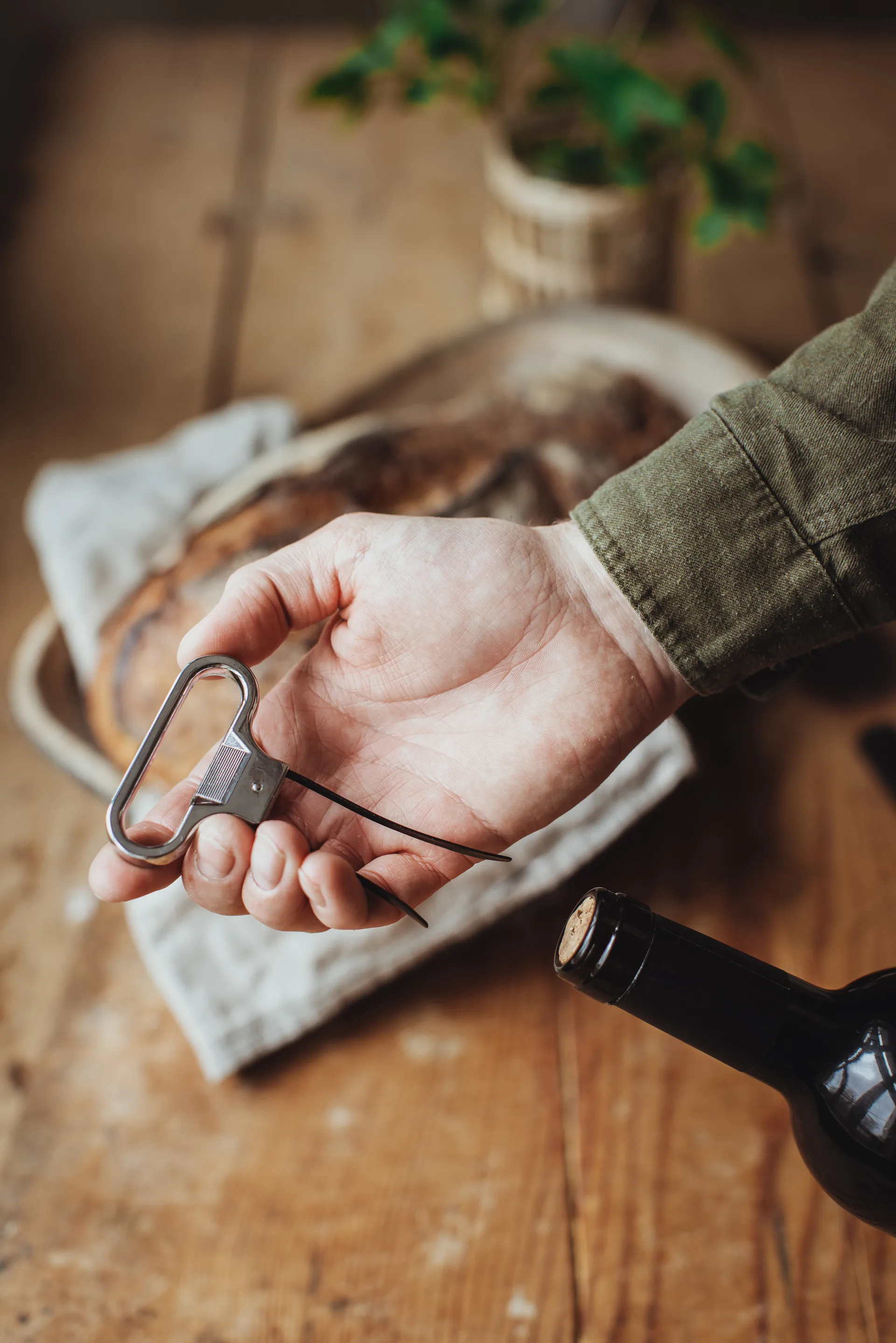 Vale foliesnijder & kurkentrekker 11×6,4×1 cm, Zwart-zilver Dorre