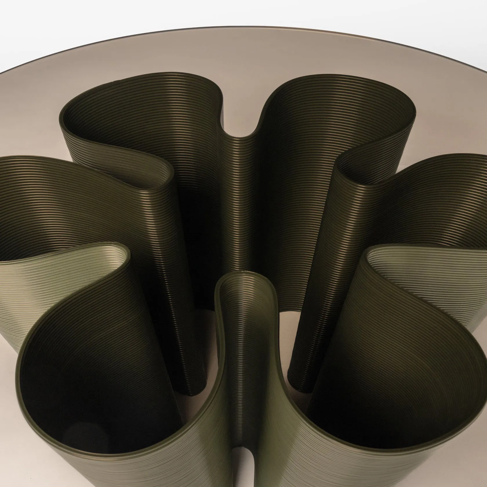 Anemone salontafel Ø110 cm, Olive Ekbacken Studios
