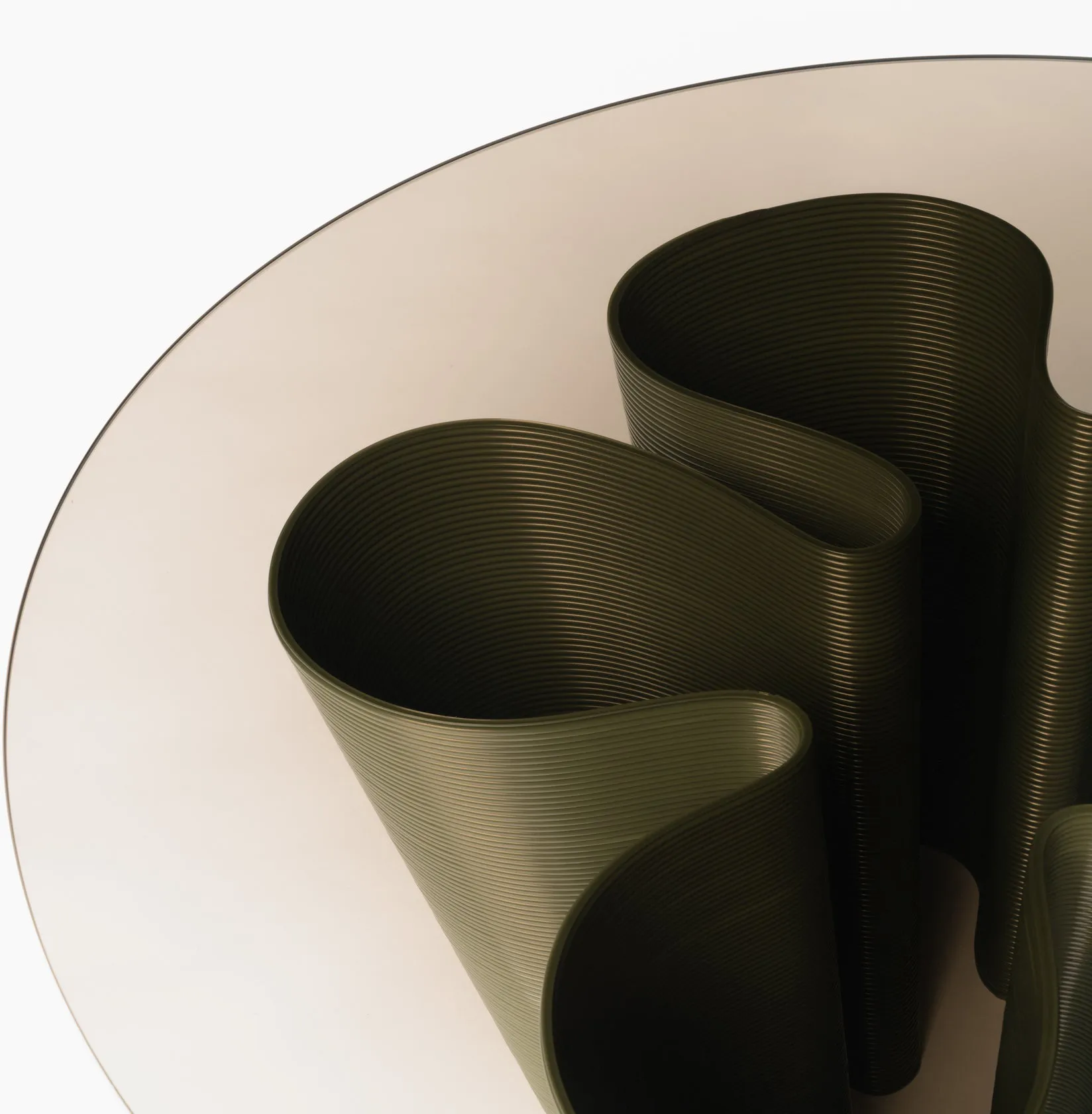Anemone salontafel Ø110 cm, Olive Ekbacken Studios