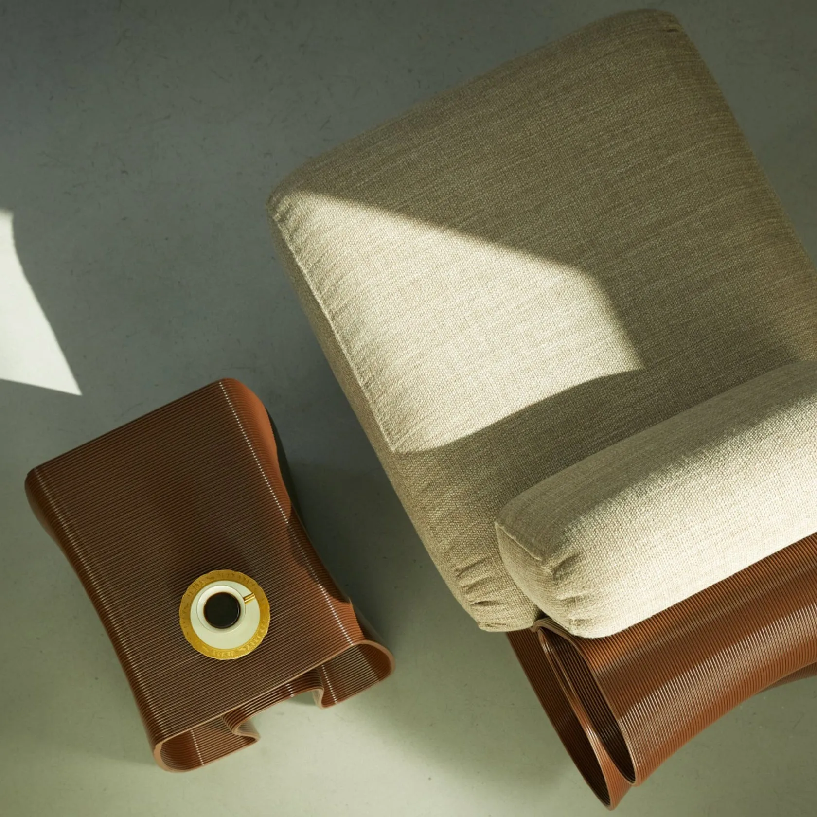 Eel bijzettafel 38x40 cm, Chocolate Ekbacken Studios