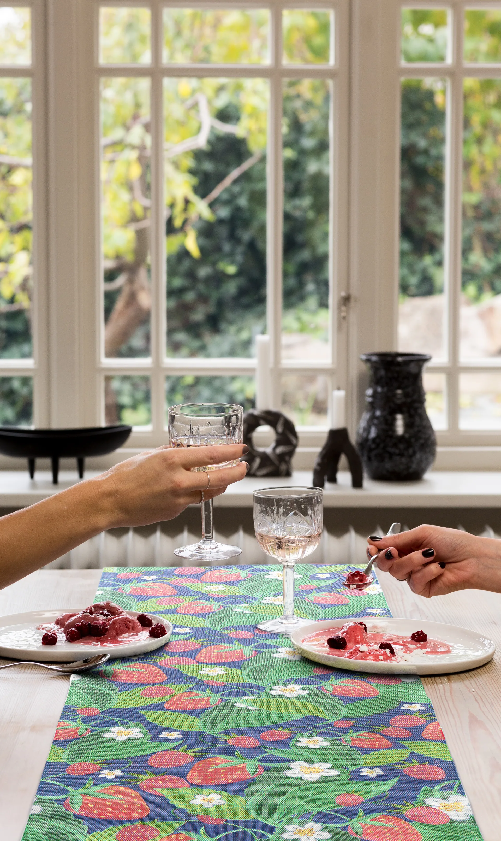 Sengana tafelloper, 35x100 cm Ekelund Linneväveri