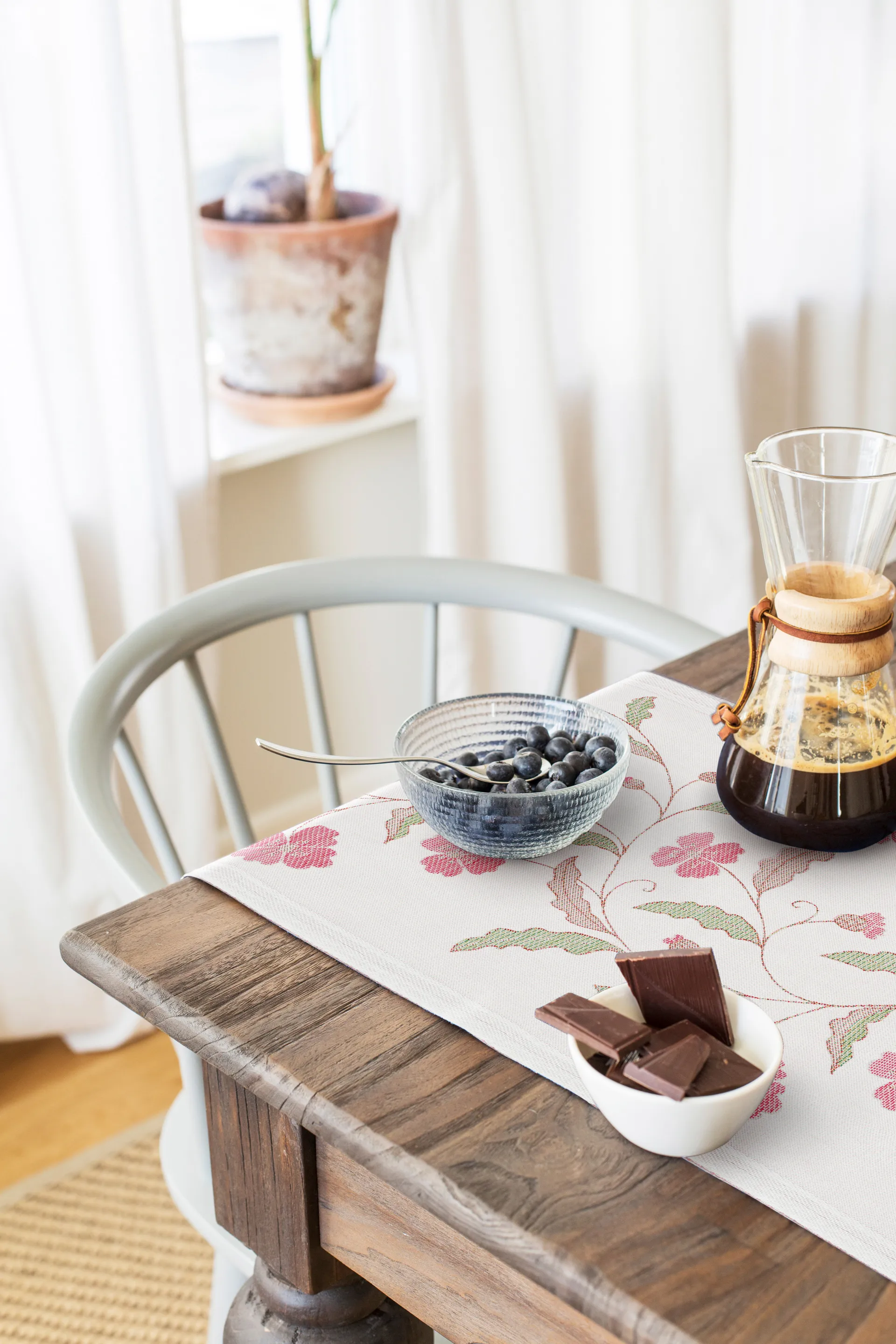 Vindvallmo tafelloper, 35x120 cm Ekelund Linneväveri