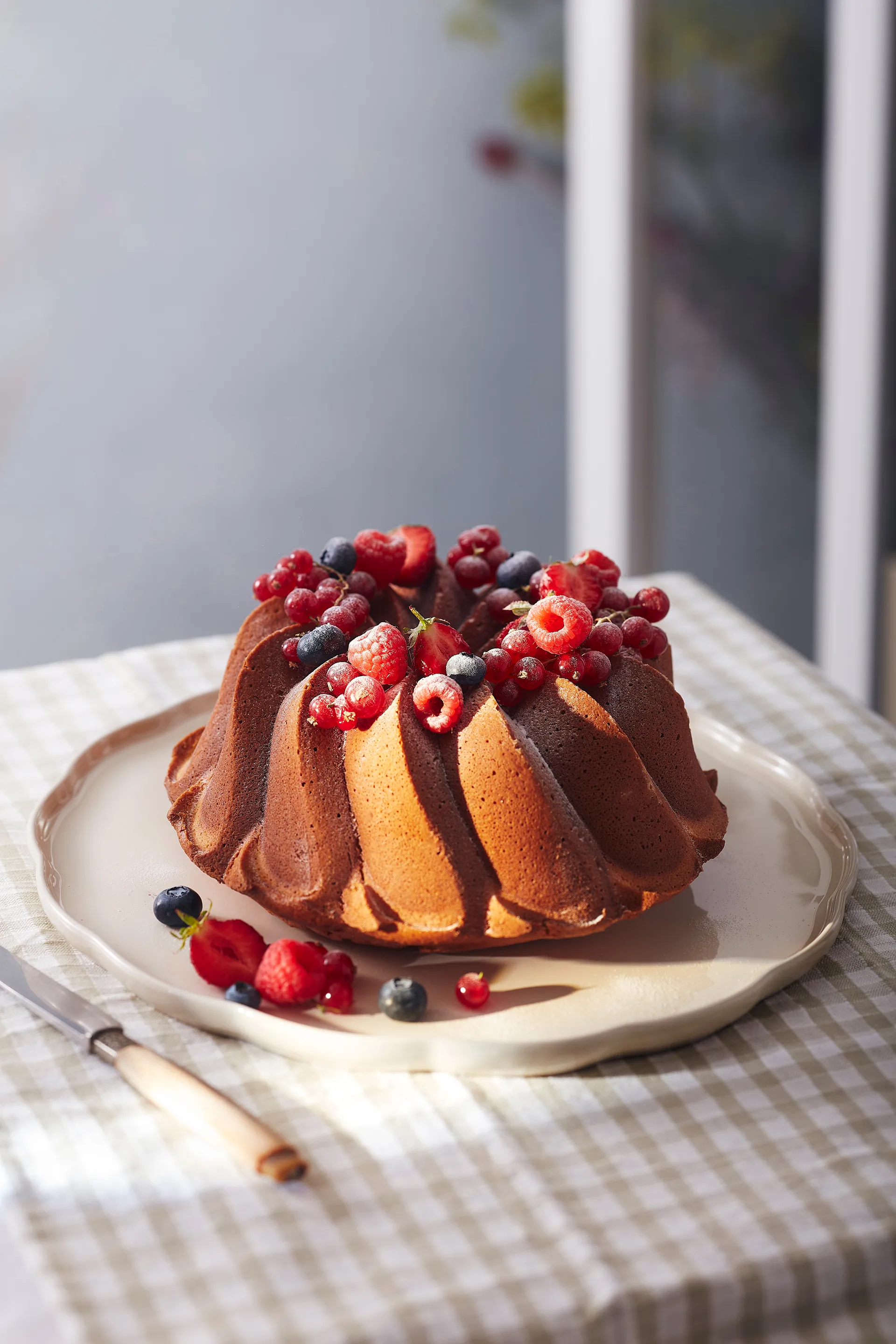 Emile Henry Madeleine serveerschaal, Crème,rond Emile Henry