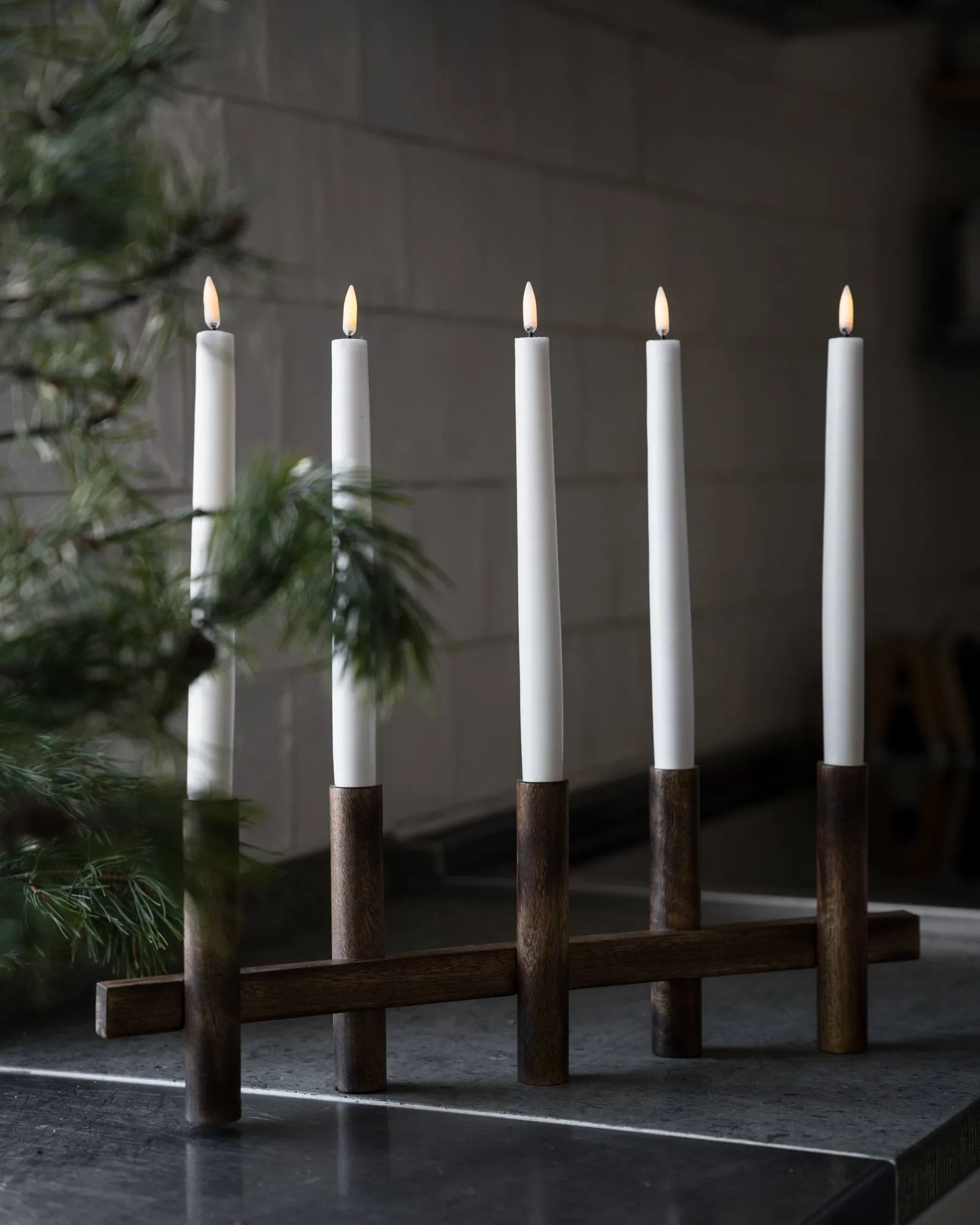 Ernst kandelaar 5 kaarsen, Donker hout ERNST