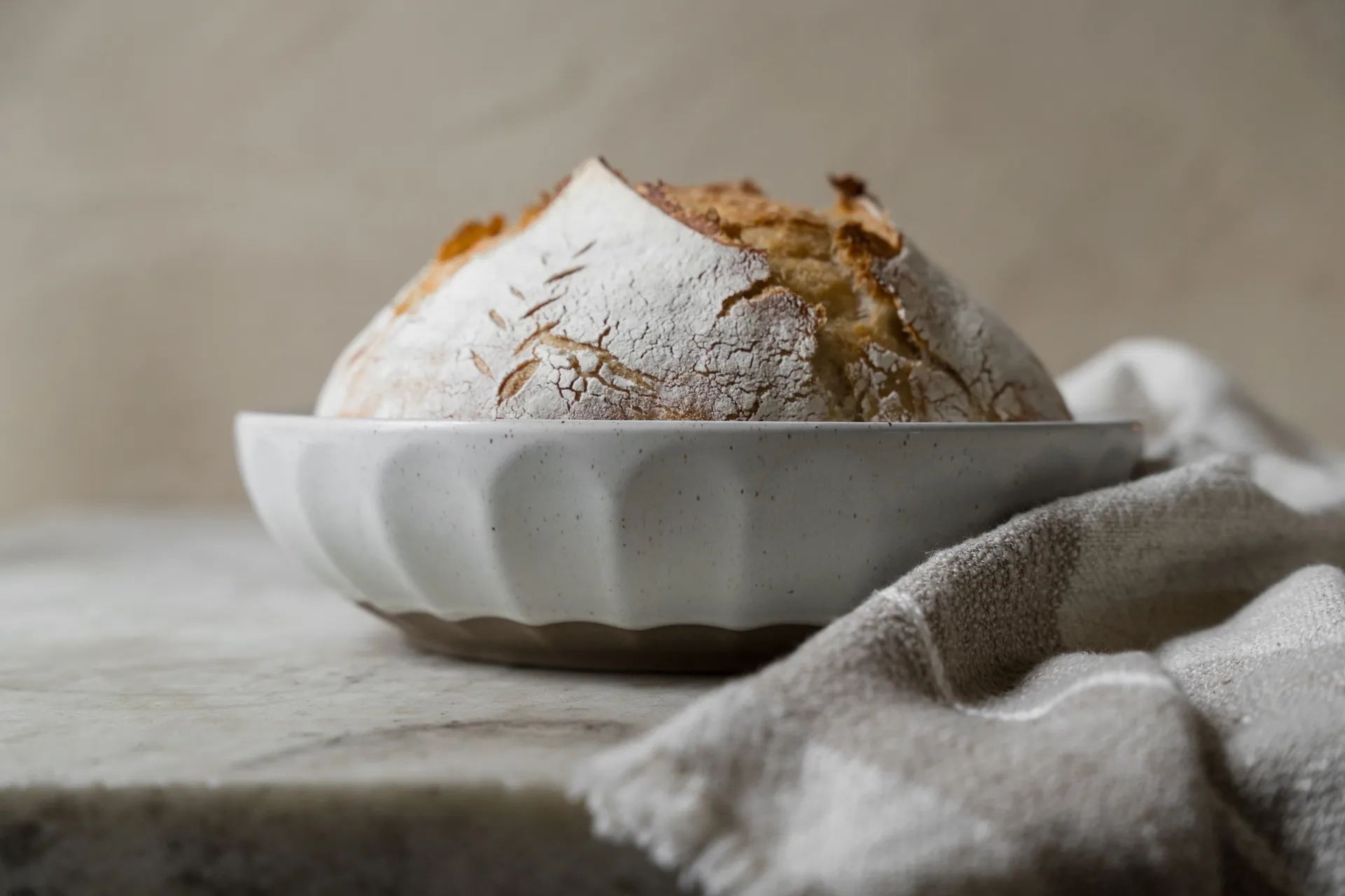 Ernst schaal steengoed, Wit-naturel, Ø24 cm ERNST