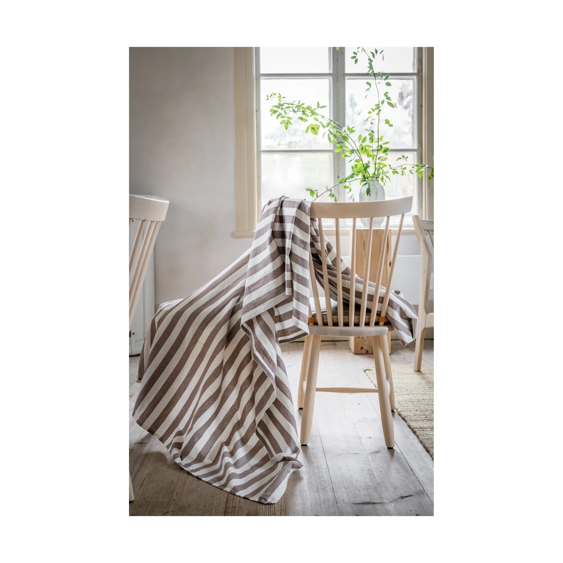 Ernst tafelkleed gestreept 145x300 cm, Greige-wit ERNST