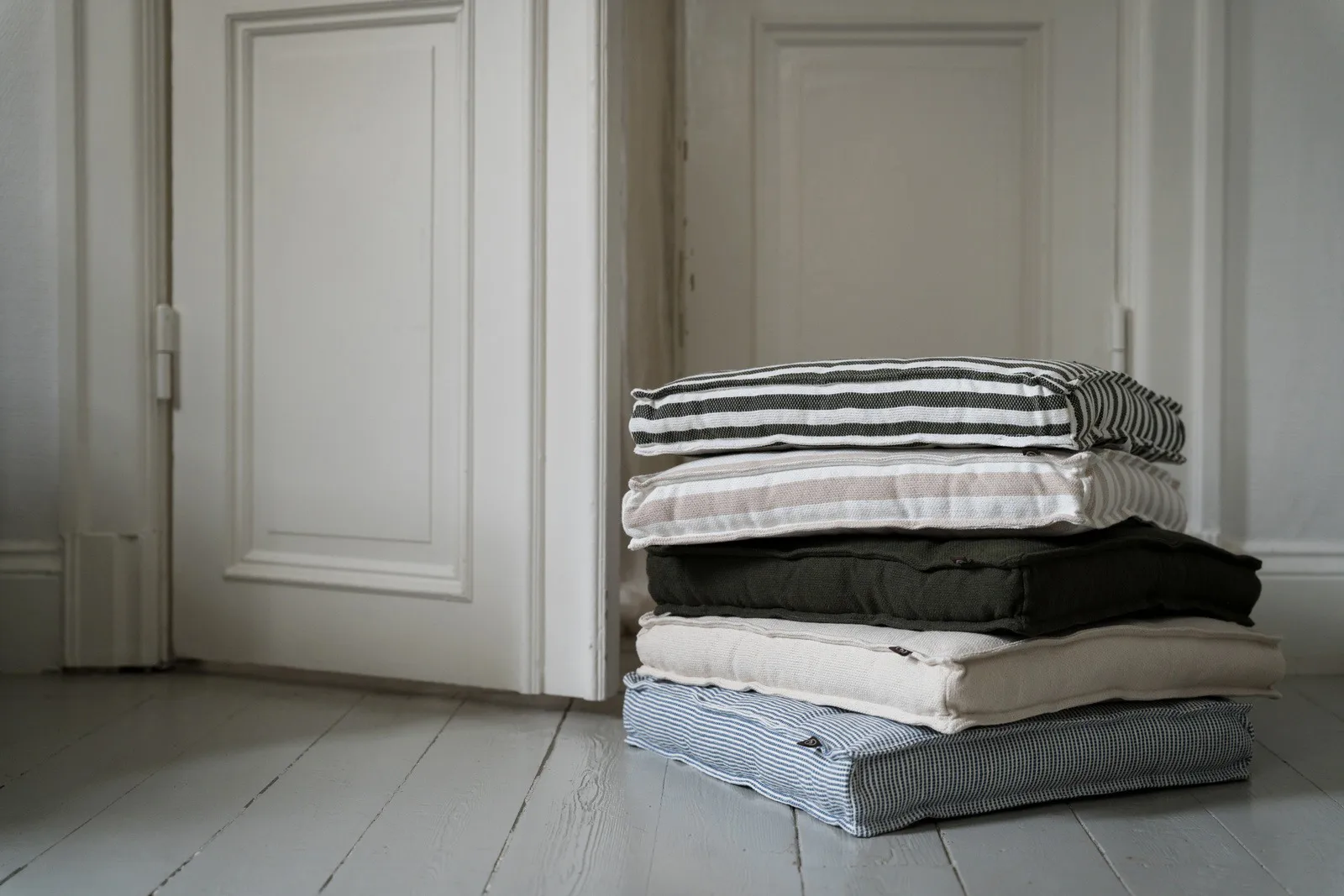 Ernst zitkussen 45x45 cm, Blauw-wit ERNST