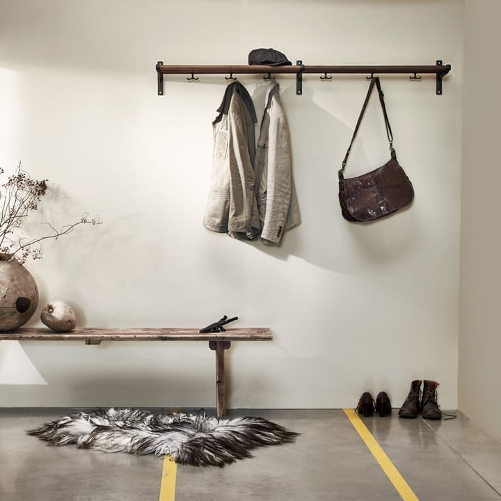 Nostalgi Schoenenrek of hoedenplank, messing, zwart frame Essem Design