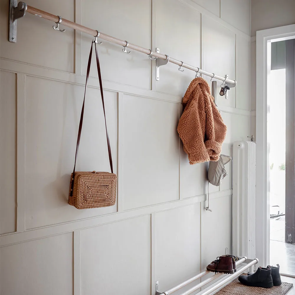 Nostalgi Wandkapstok, aluminium, aluminium onderstel Essem Design