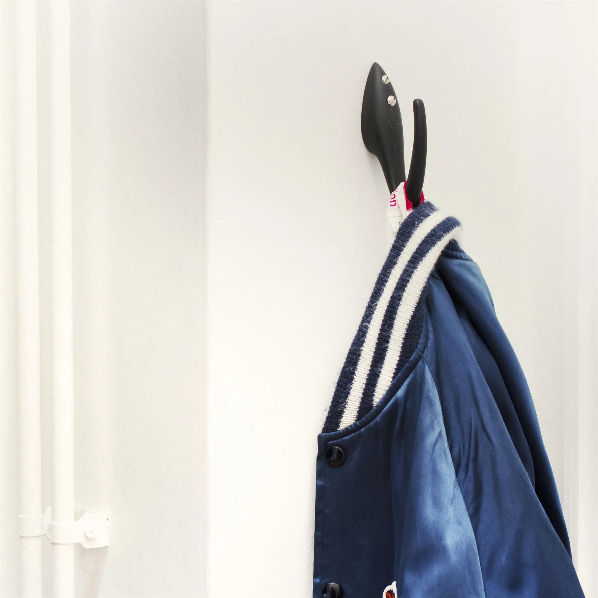 Papa kledinghaak, zwart-structuur Essem Design