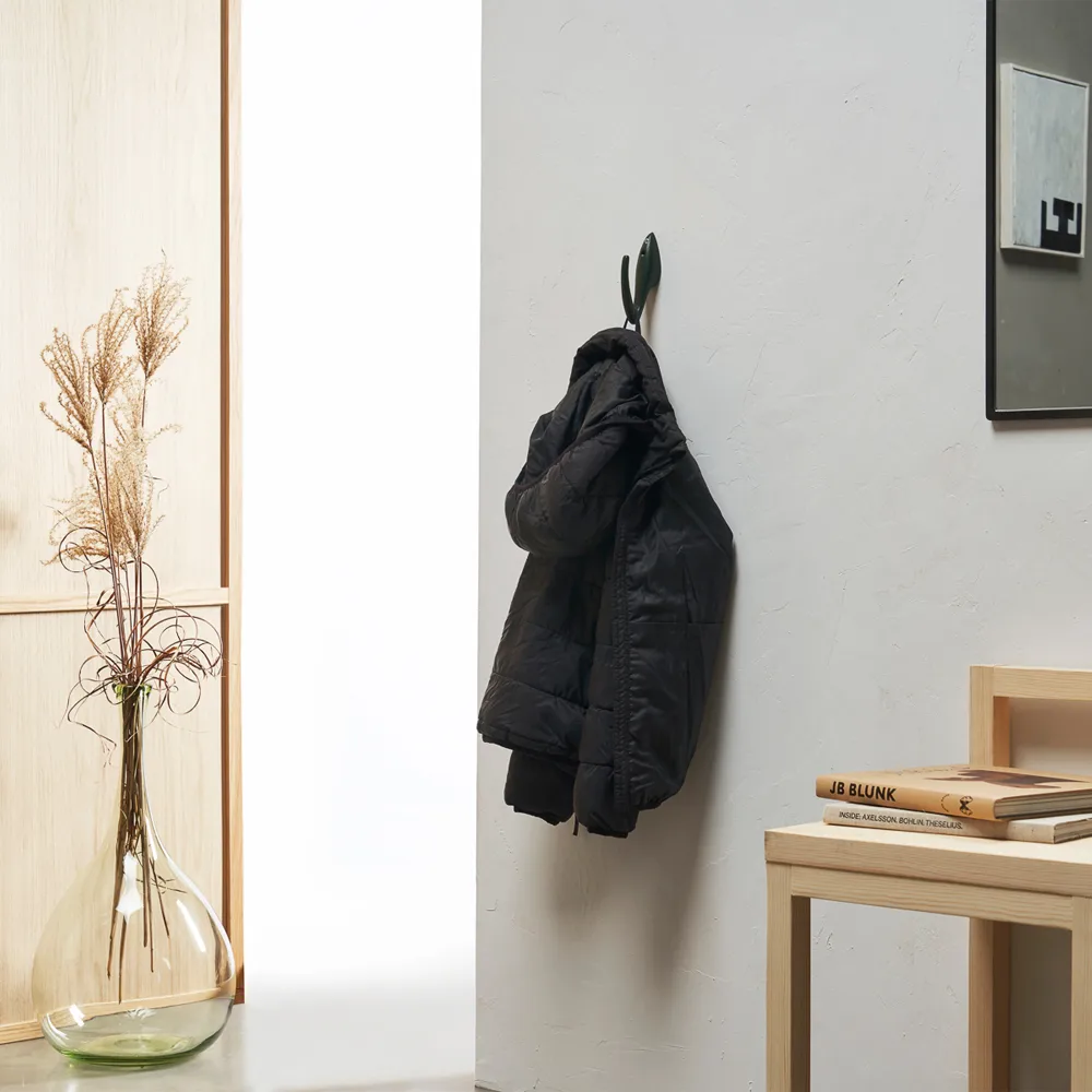 Papa kledinghaak, zwart-structuur Essem Design