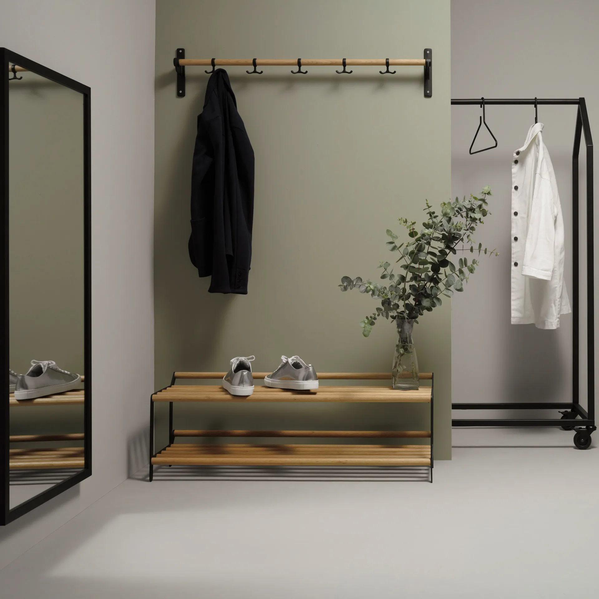 Tamburin schoenenrek 60 cm, Eikenhout-zwart Essem Design