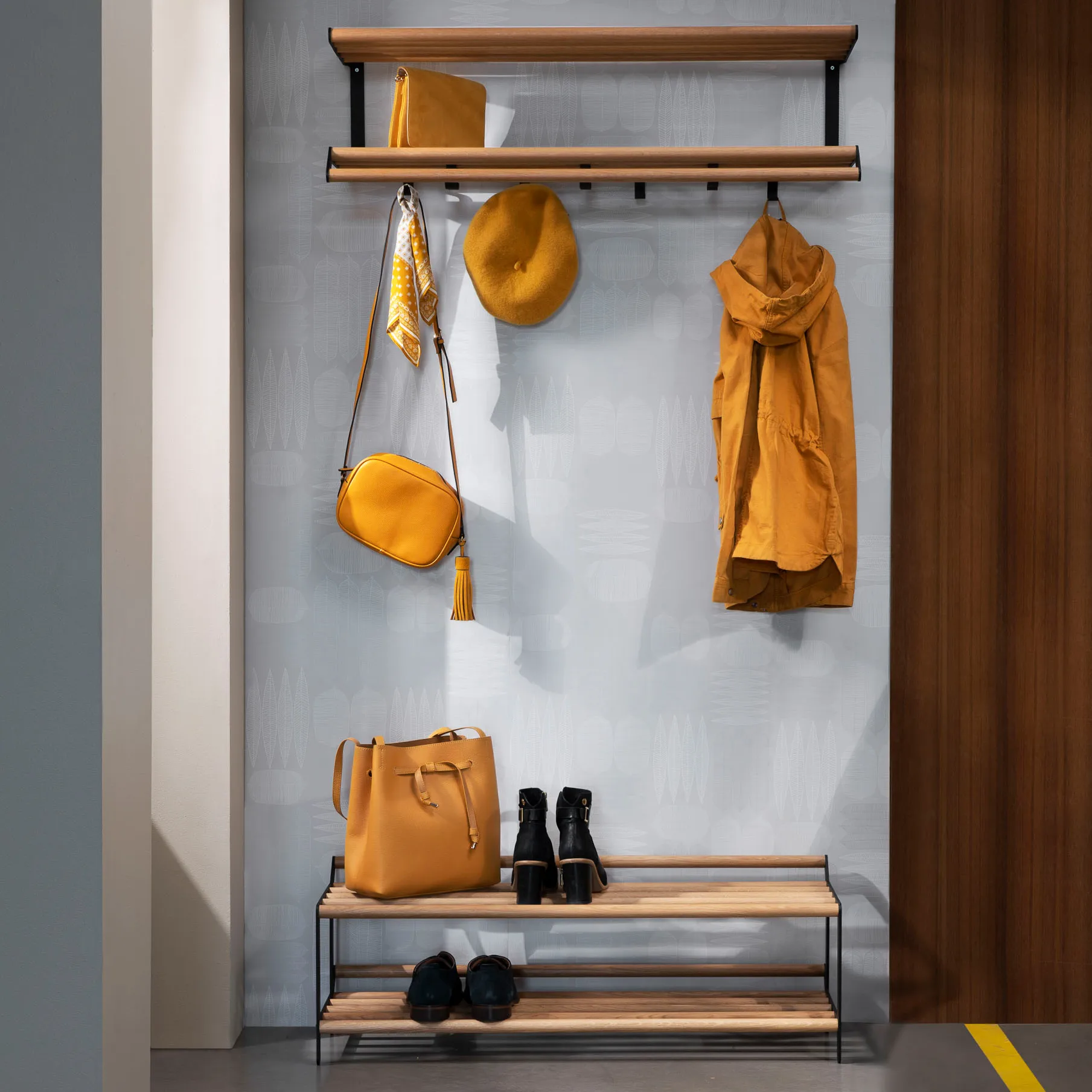 Tamburin schoenenrek 60 cm, Eikenhout-zwart Essem Design