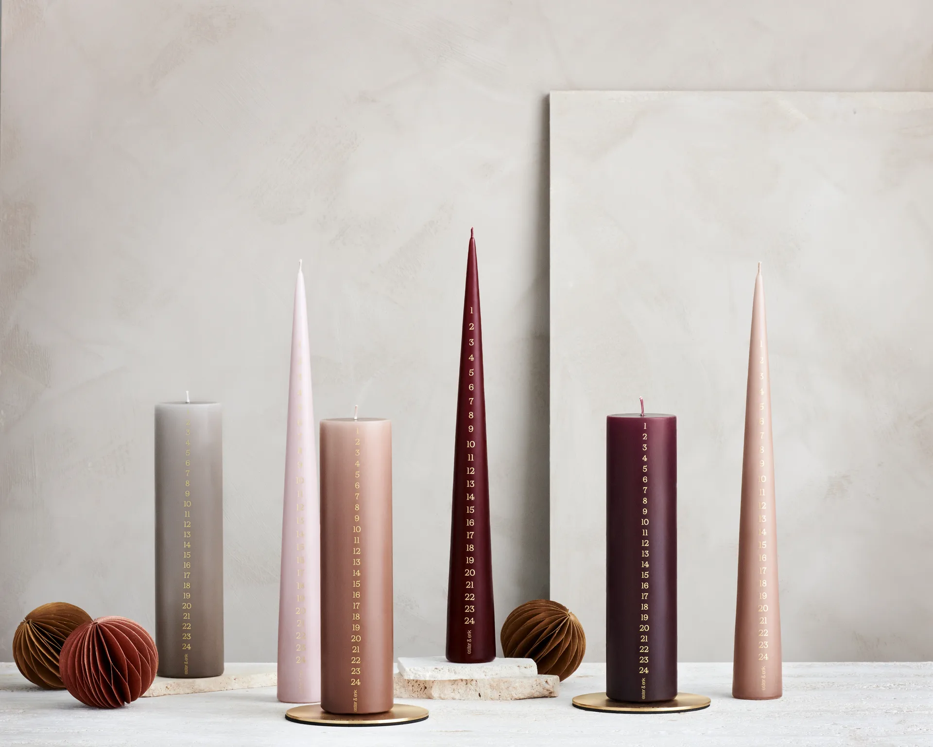 ester & erik kalenderkaars 25 cm, 22 linen grey ester & erik