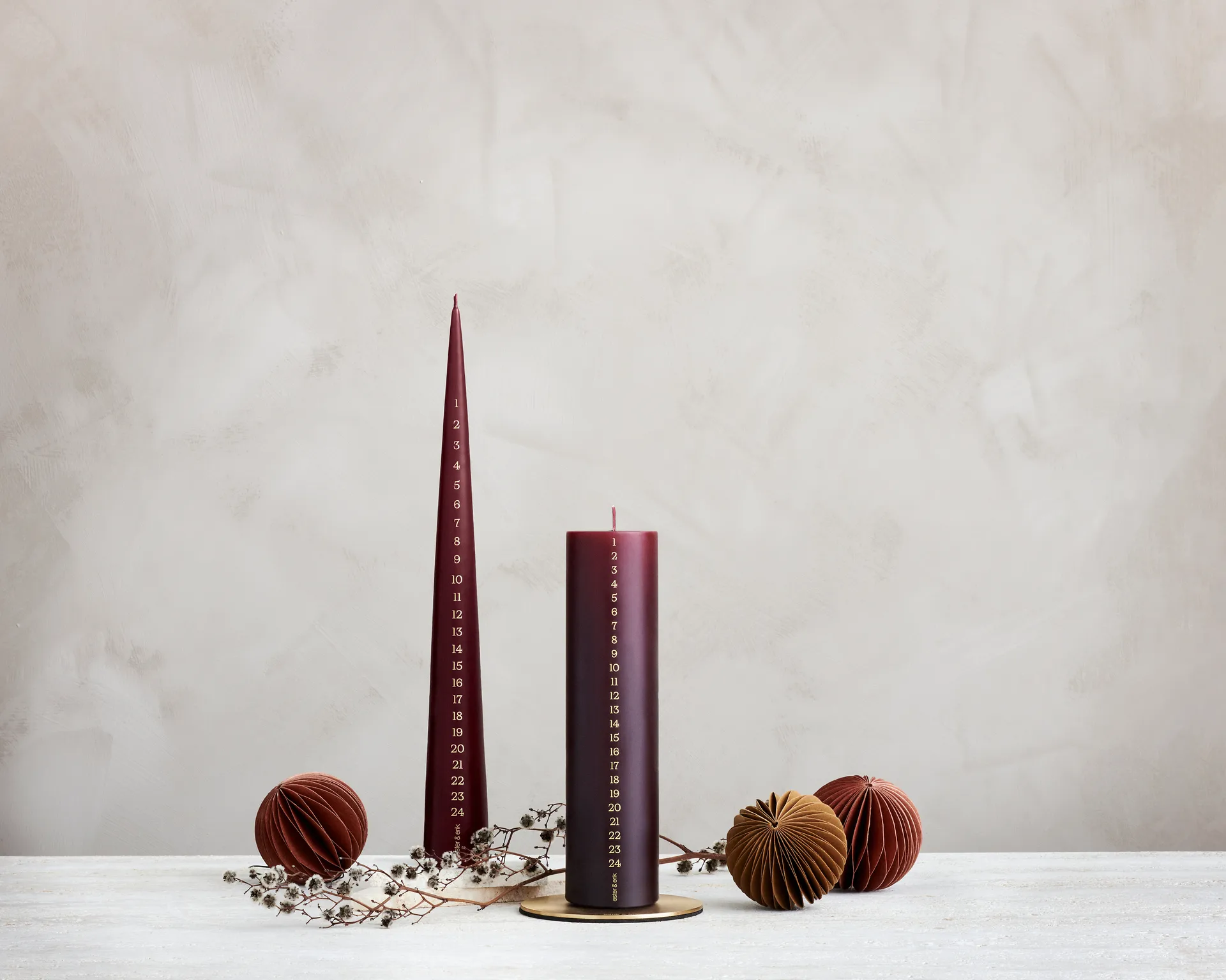 ester & erik kalenderkaars 37 cm, 44/2 deep wine ester & erik