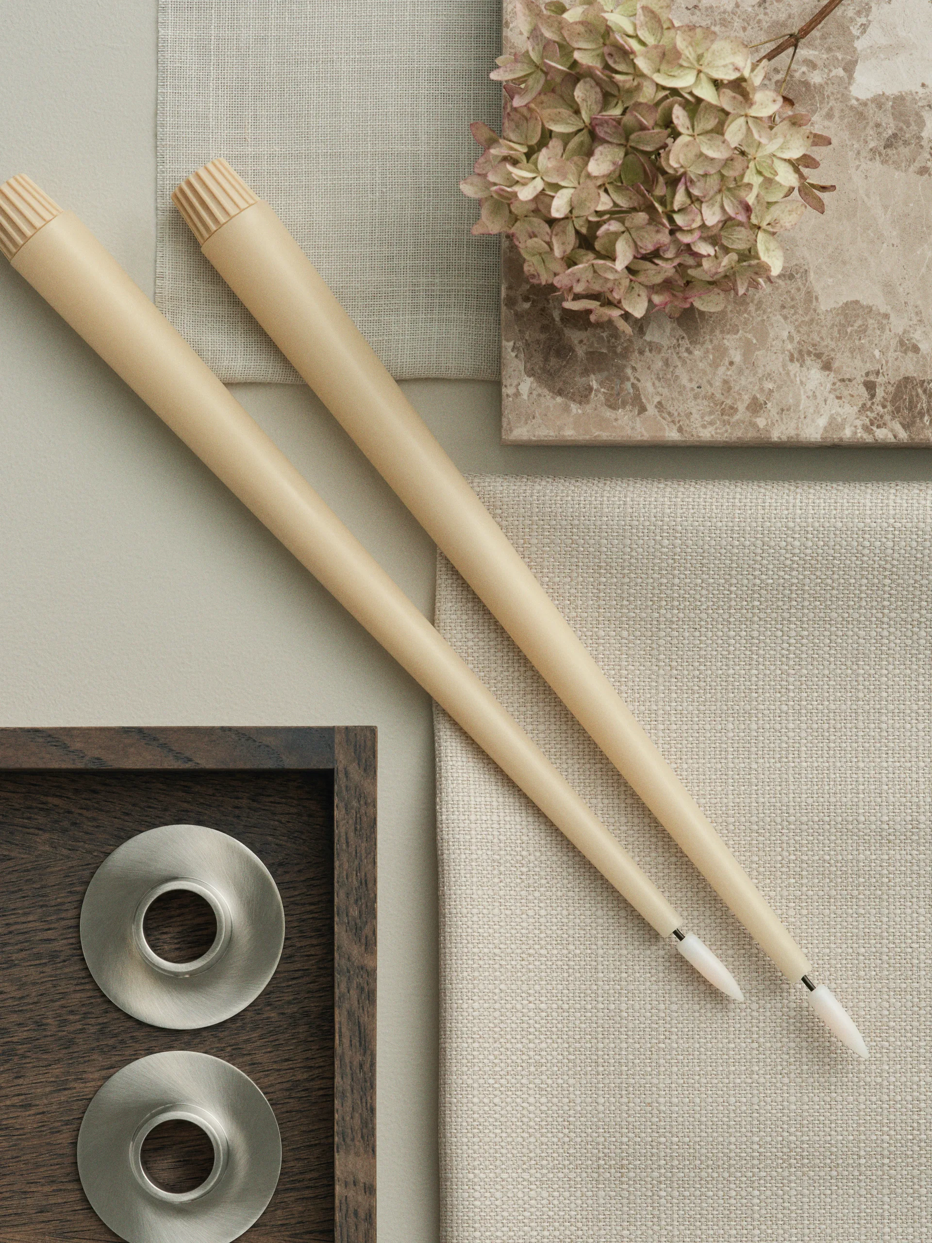 ester & erik taper kaars LED 2-pack, 14 Pale ginger , 30 cm ester & erik