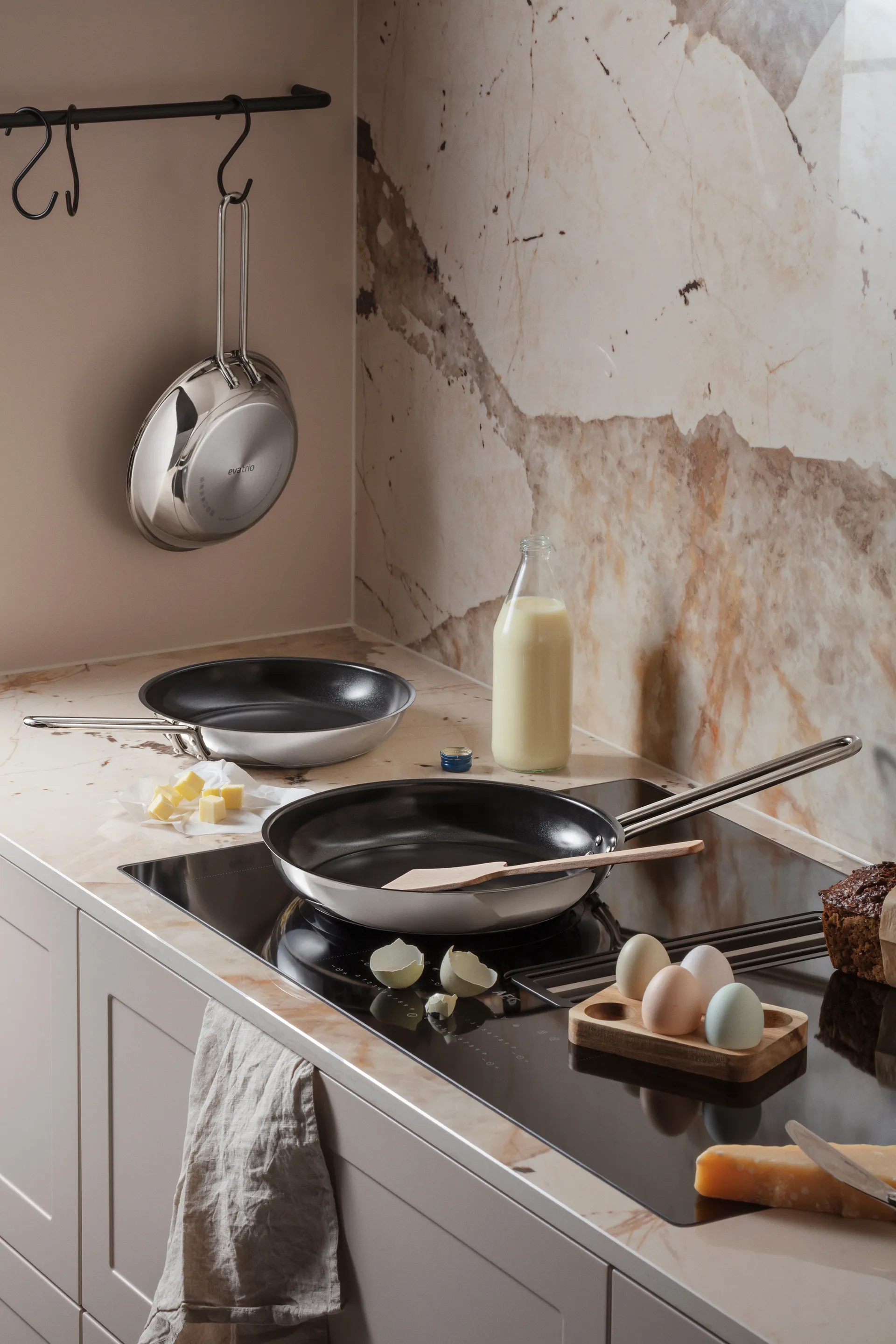 Eva Trio Stainless Steel Slip-Let keramische koekenpan, 24 cm Eva Solo