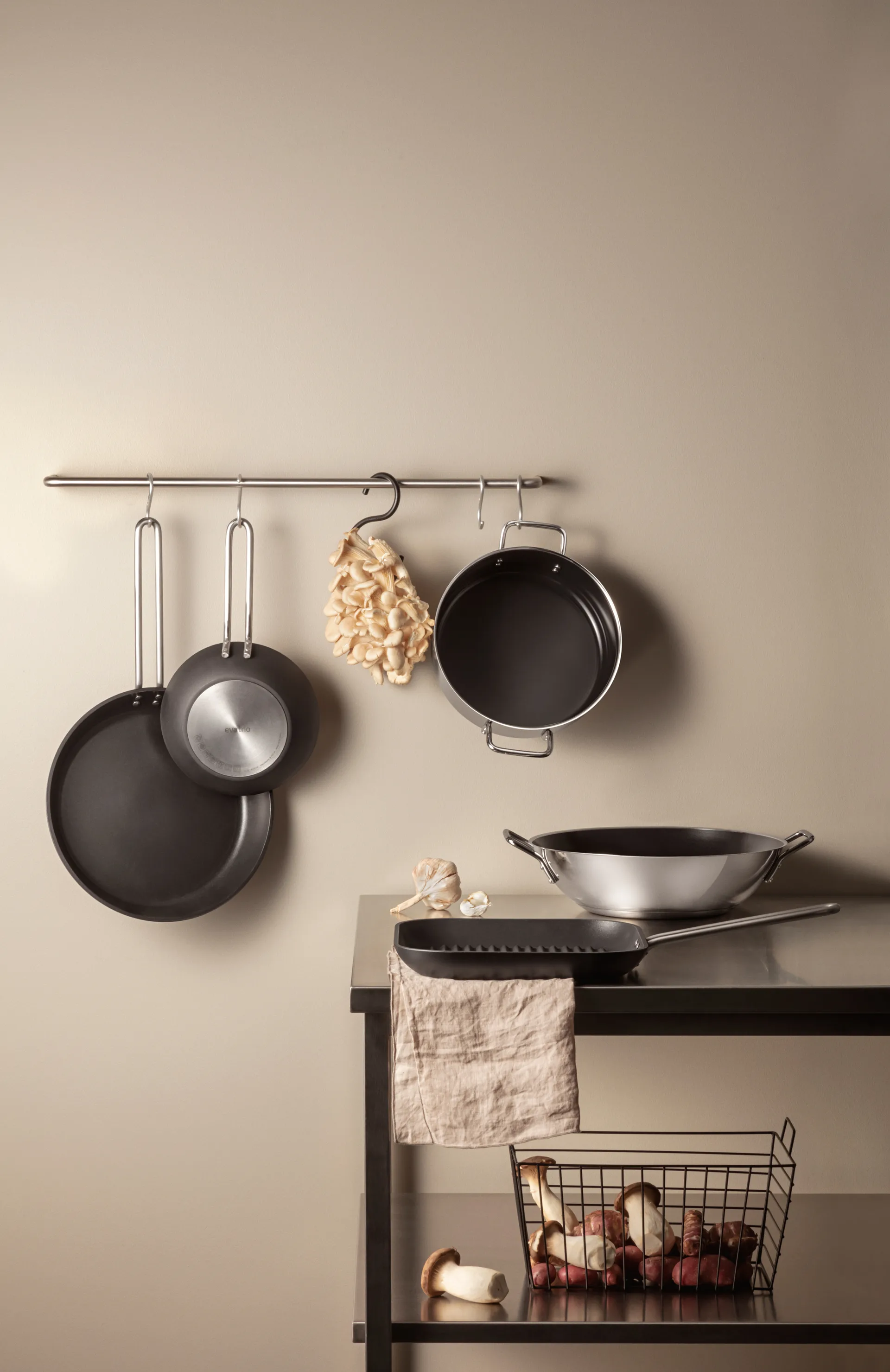 Eva Trio Stainless Steel Slip-Let  keramische wokpan, 32 cm Eva Solo