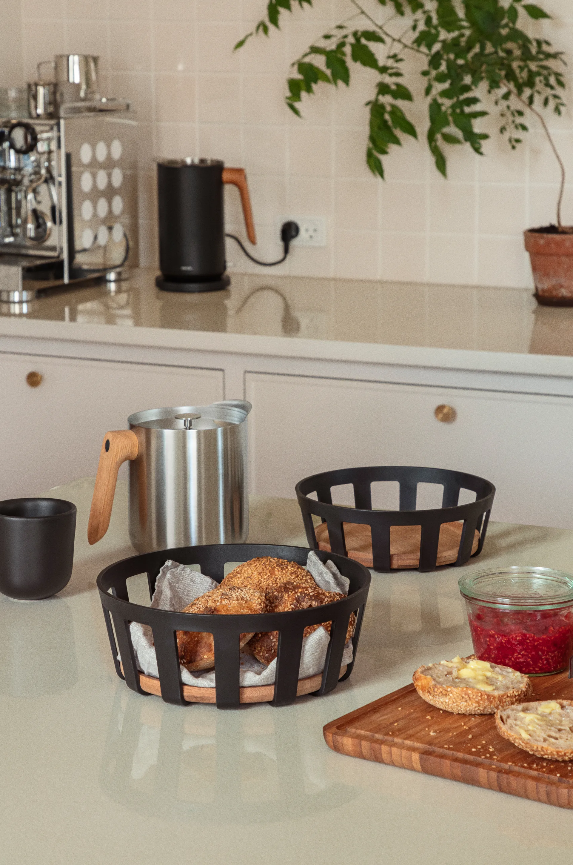 Nordic kitchen broodmand, Zwart, large, Ø24,5 cm Eva Solo