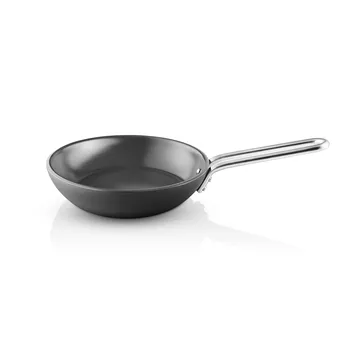Professional Laser Titanium Slip-Let koekenpan - Zwart, Ø20 cm - Eva Solo