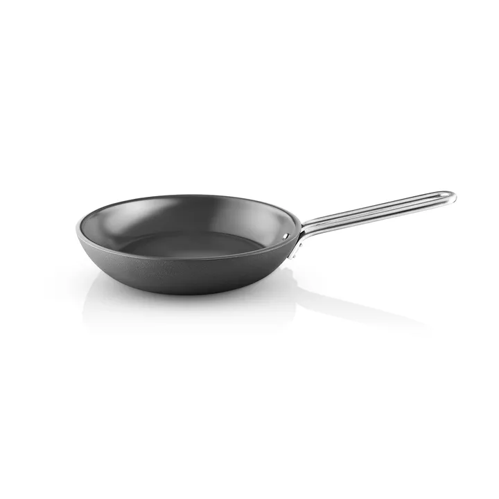 Professional Laser Titanium Slip-Let koekenpan - Zwart, Ø24 cm - Eva Solo