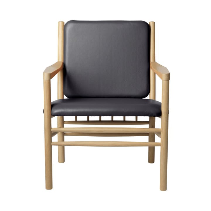 J147 Armchair lounge stoel - Oak nature lacquered-black leather - FDB Møbler