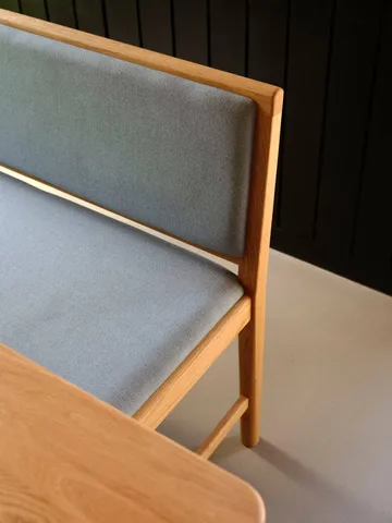 J176 Sønderborg bank - Gelakt eiken-ploegwool blue - FDB Møbler
